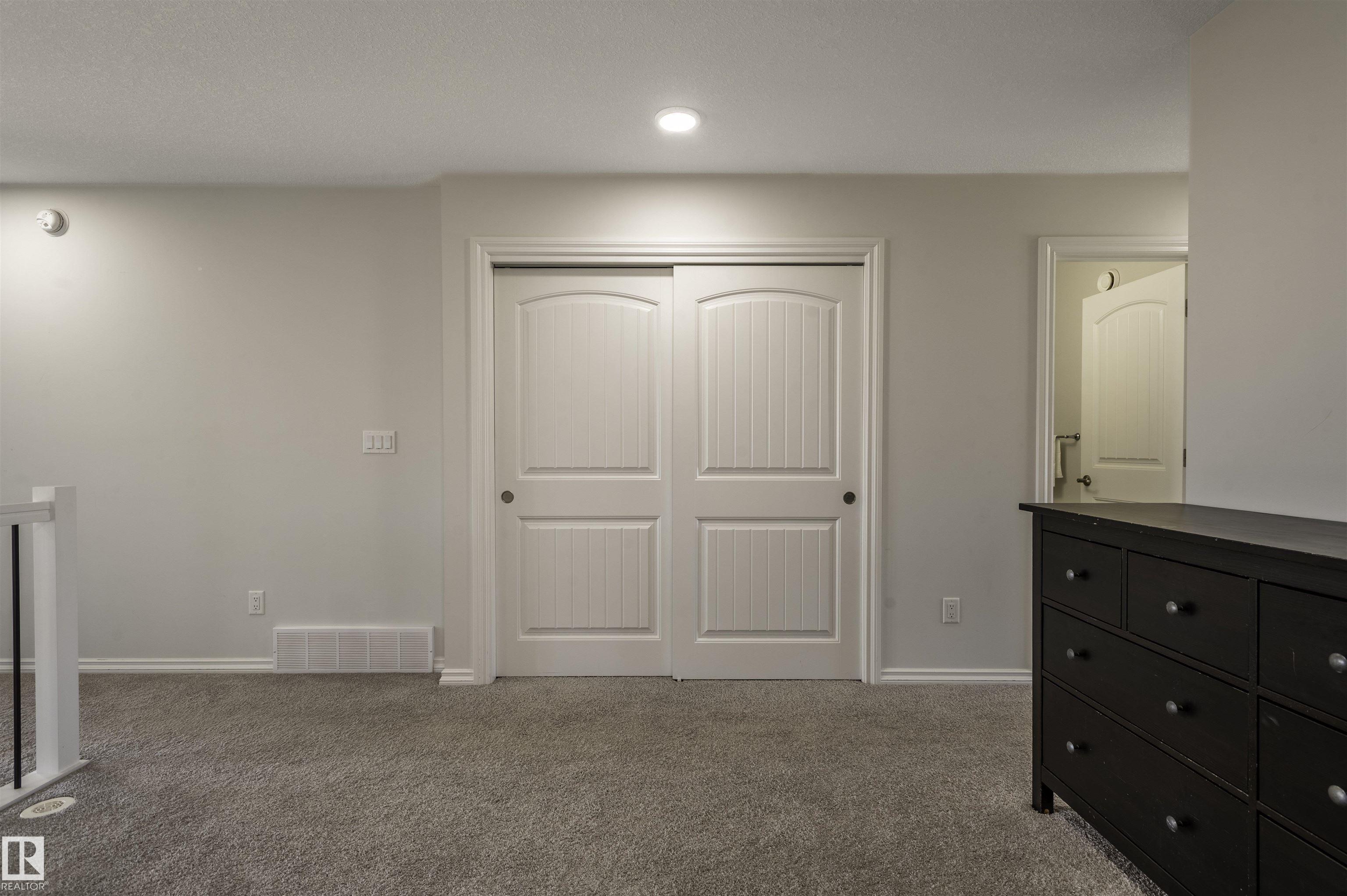 https://zimg.paragon.ice.com/ParagonImages/Property/PM/RAE/225400730/22/0/0/6e2be9ef2a410583656bceedf8afc424/1/4159782a58a34da717984ff26b64f1e5/225400730-607e60cd-3380-4c85-8f96-724969edafea.JPG