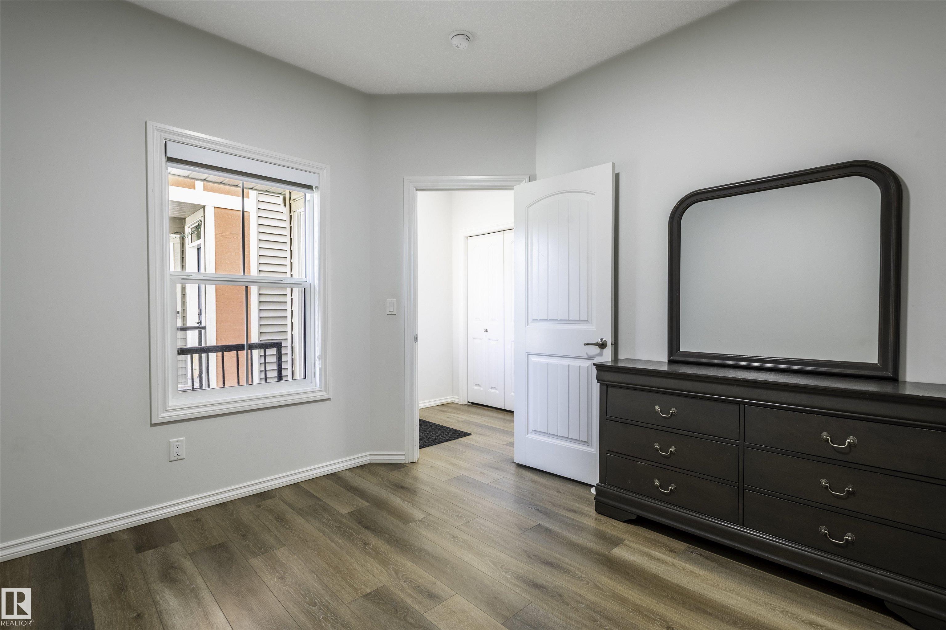 Picture for 11979 34 AV SW