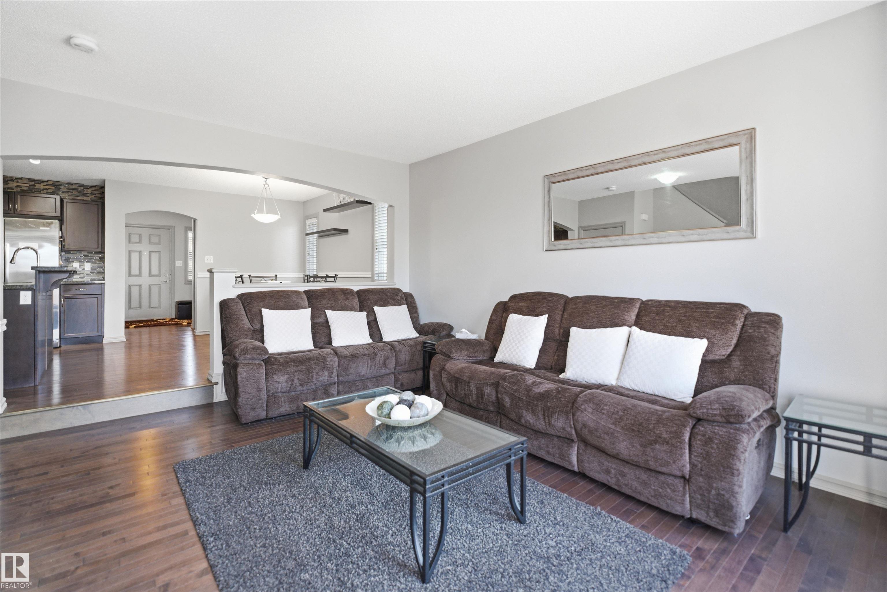 https://zimg.paragon.ice.com/ParagonImages/Property/PM/RAE/225400733/16/0/0/a19eff649c627ce0ef1b08b96afb3a00/1/e77dc896d2cb25b690d56c173f013227/225400733-0e9efb3d-af3b-49b3-a51c-c5a263d6a4cf.JPG