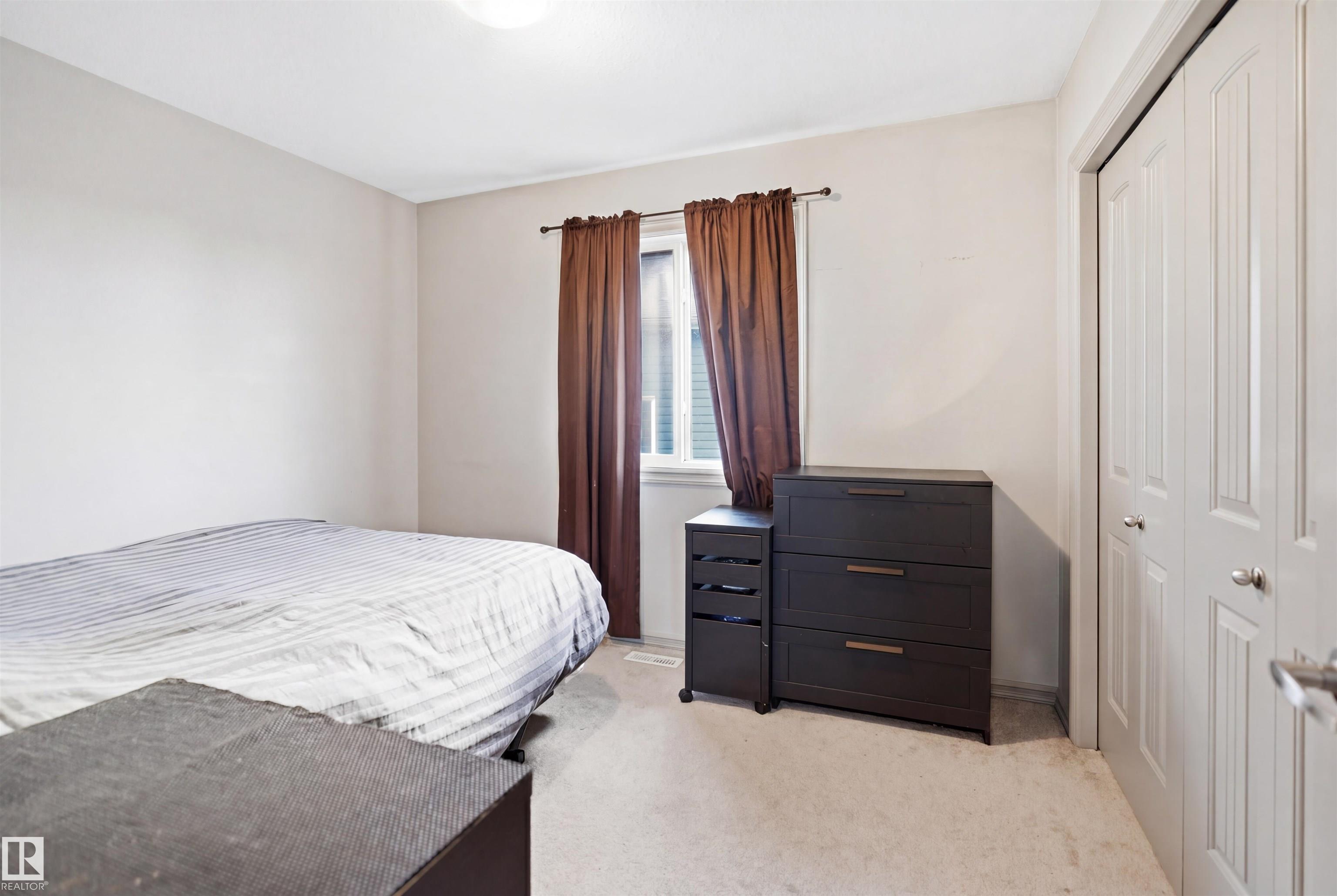 https://zimg.paragon.ice.com/ParagonImages/Property/PM/RAE/225400733/25/0/0/a84130dca8b88a8cdb6667412194dafb/1/e77dc896d2cb25b690d56c173f013227/225400733-1e5c4acb-9c90-47d8-88c2-486840ffd5ac.JPG