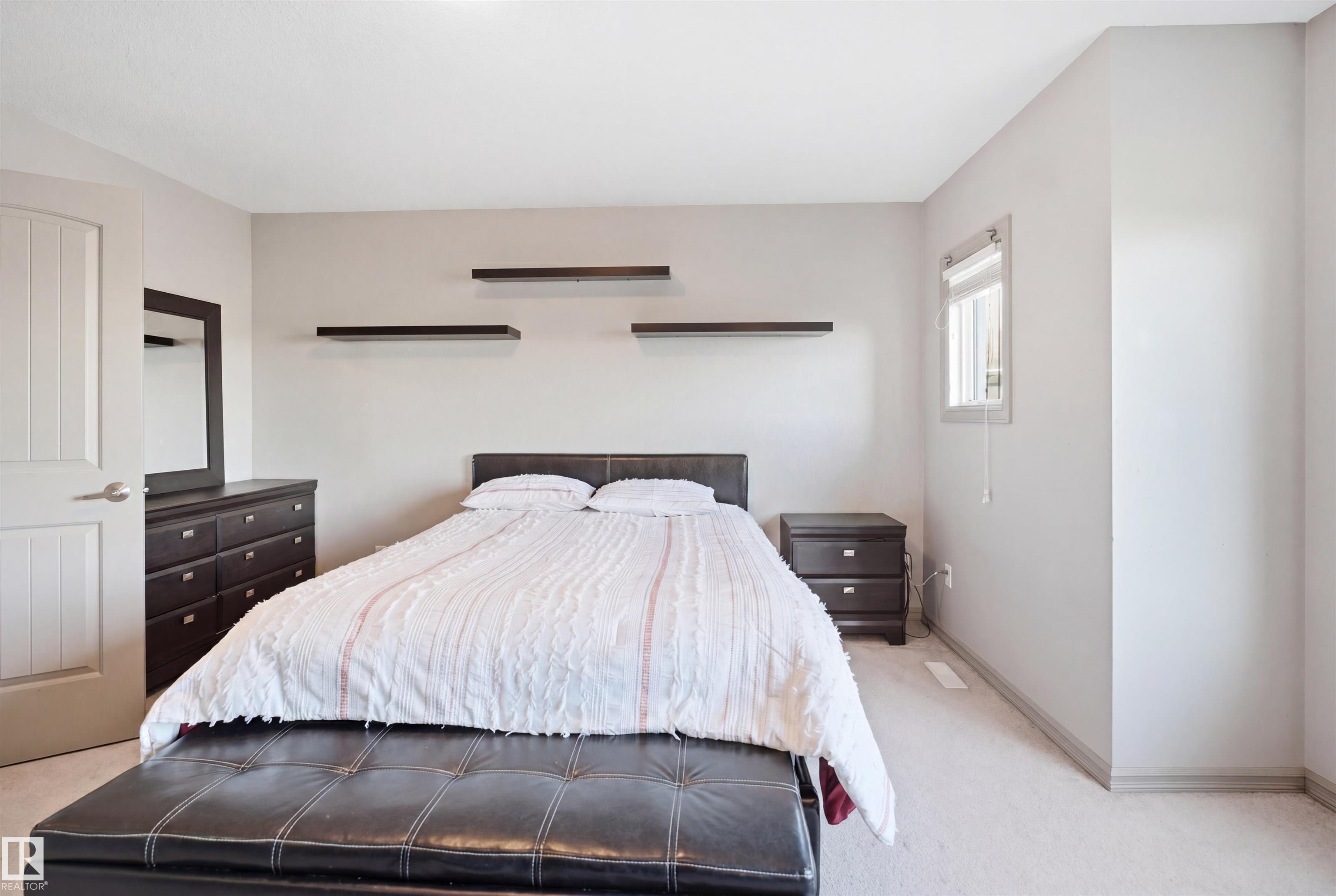 https://zimg.paragon.ice.com/ParagonImages/Property/PM/RAE/225400733/30/0/0/e47146bd12f761a01429be35c56367cc/1/e77dc896d2cb25b690d56c173f013227/225400733-75d3c90c-78ad-4589-9ac0-c264c41075c8.JPG