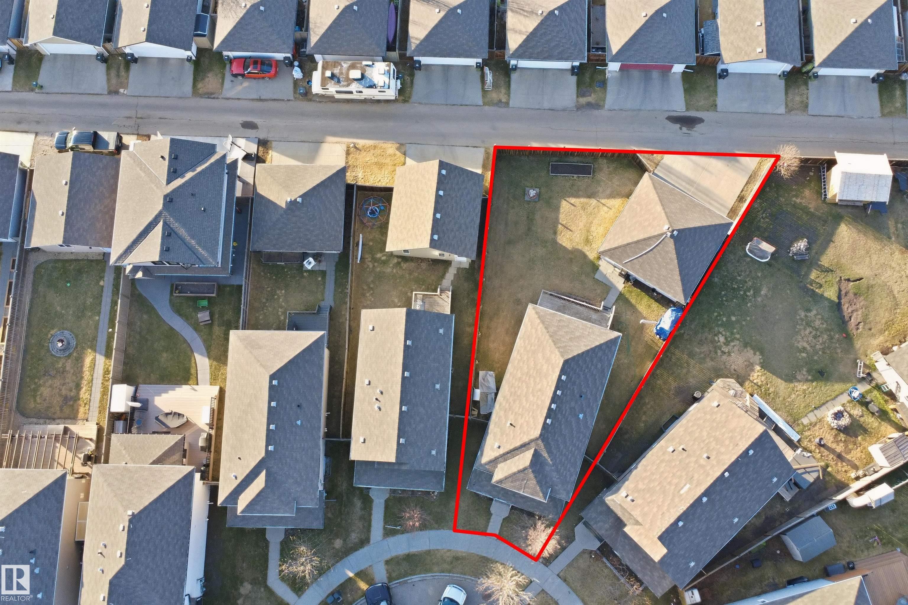 https://zimg.paragon.ice.com/ParagonImages/Property/PM/RAE/225400733/55/0/0/4cd98049e1c3037047db7b33fdaee325/1/e77dc896d2cb25b690d56c173f013227/225400733-78964e50-6072-493c-a74a-919331bd635e.JPG