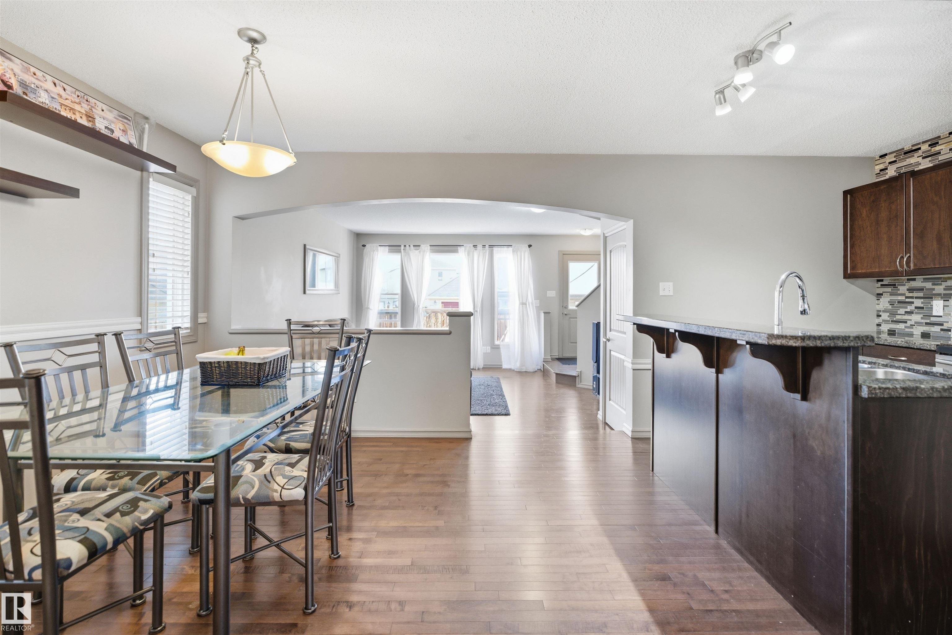 https://zimg.paragon.ice.com/ParagonImages/Property/PM/RAE/225400733/9/0/0/9edbdfbcf3b129f48580e540db91e518/1/e77dc896d2cb25b690d56c173f013227/225400733-be36eea7-877b-42d4-8170-b7ed6959f618.JPG