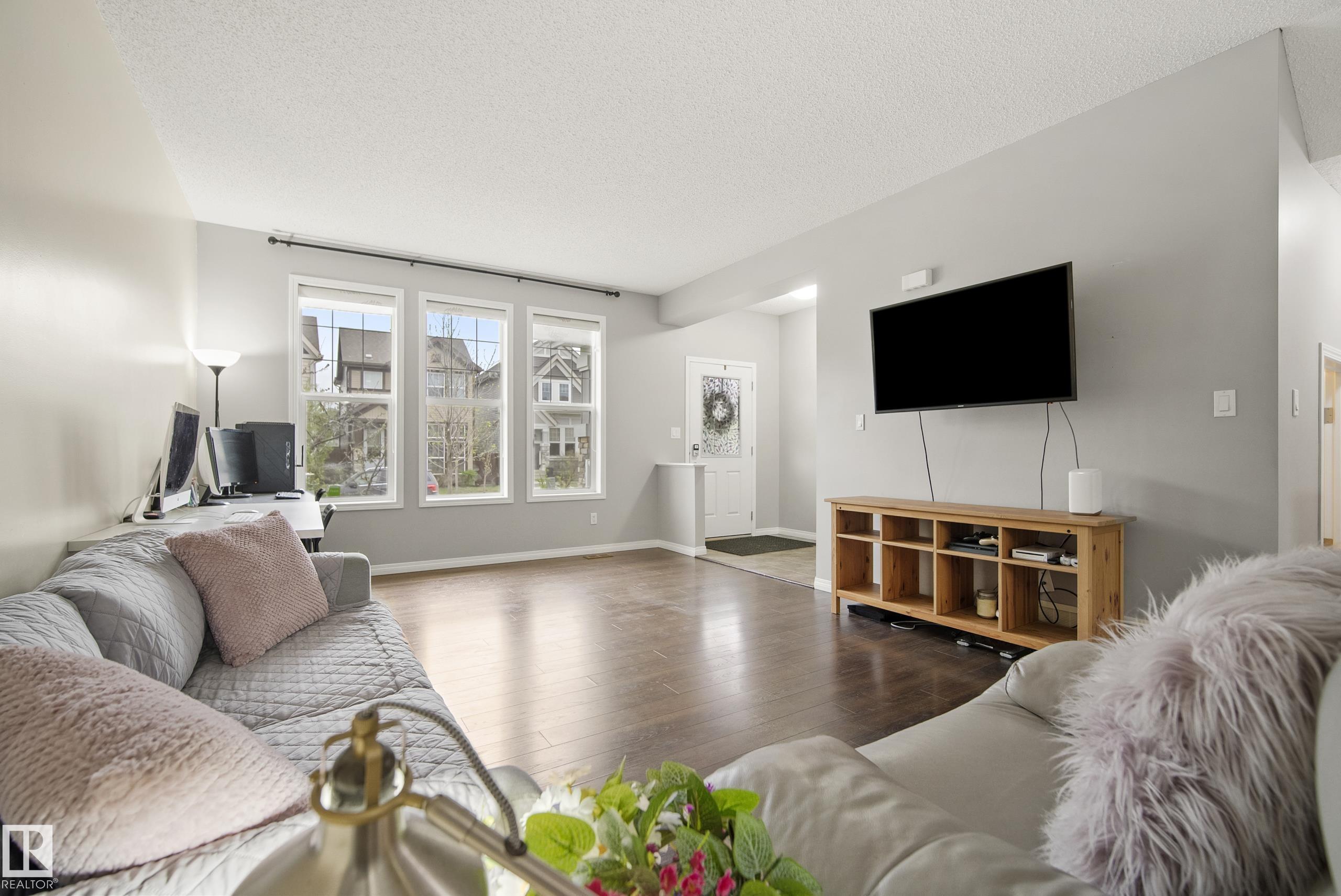 https://zimg.paragon.ice.com/ParagonImages/Property/PM/RAE/225400736/10/0/0/725b6cf437cc7eab85d6fda0ba67c354/1/c2ec1f65fdf59b769f68a19d0f0cd27d/225400736-36502801-3bde-4675-9a6b-36be2f8298b2.JPG