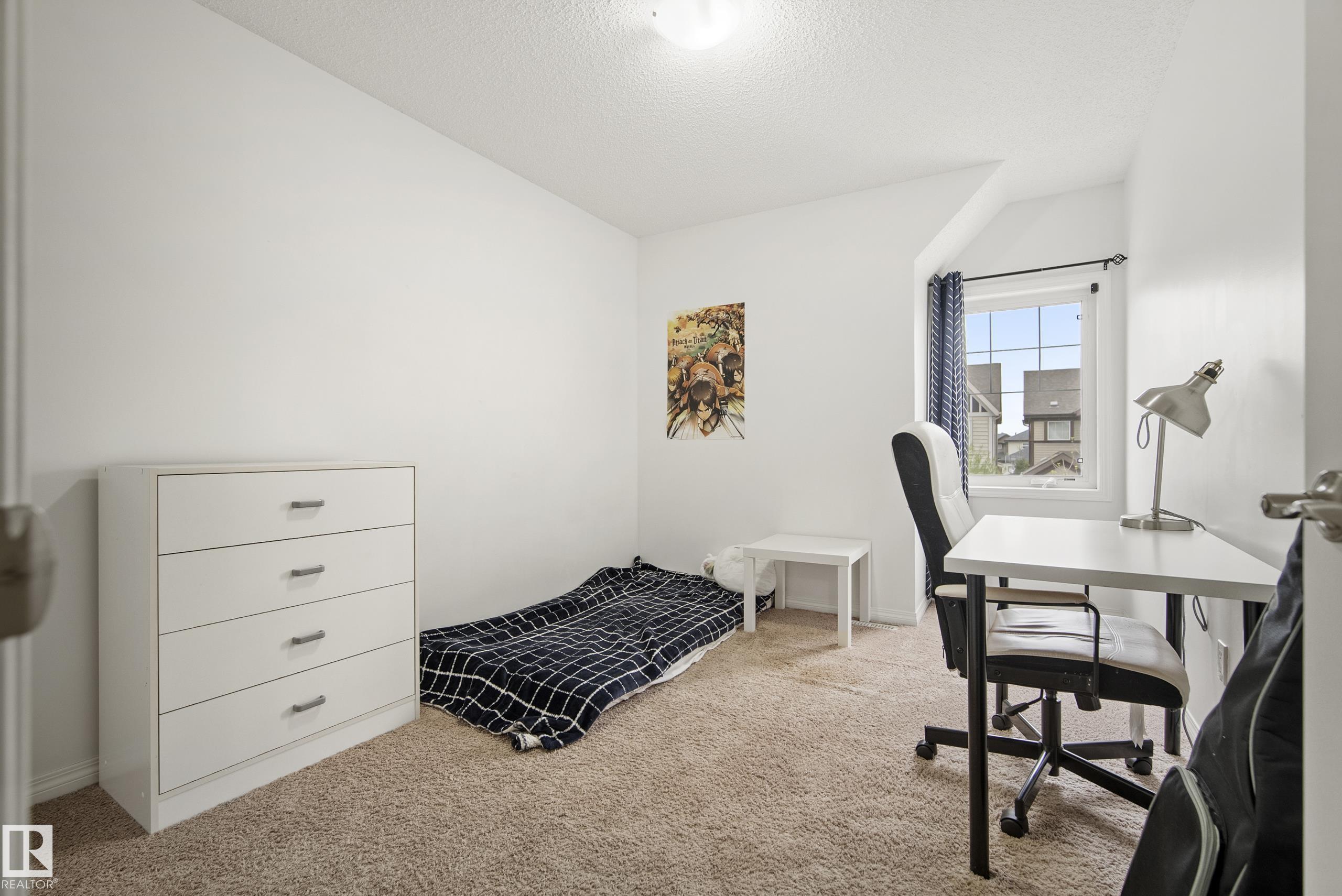 https://zimg.paragon.ice.com/ParagonImages/Property/PM/RAE/225400736/24/0/0/637fb022816d263270772c177524c188/1/c2ec1f65fdf59b769f68a19d0f0cd27d/225400736-0c53bd0e-b755-4fbc-9b2e-d8c1cc139e6c.JPG