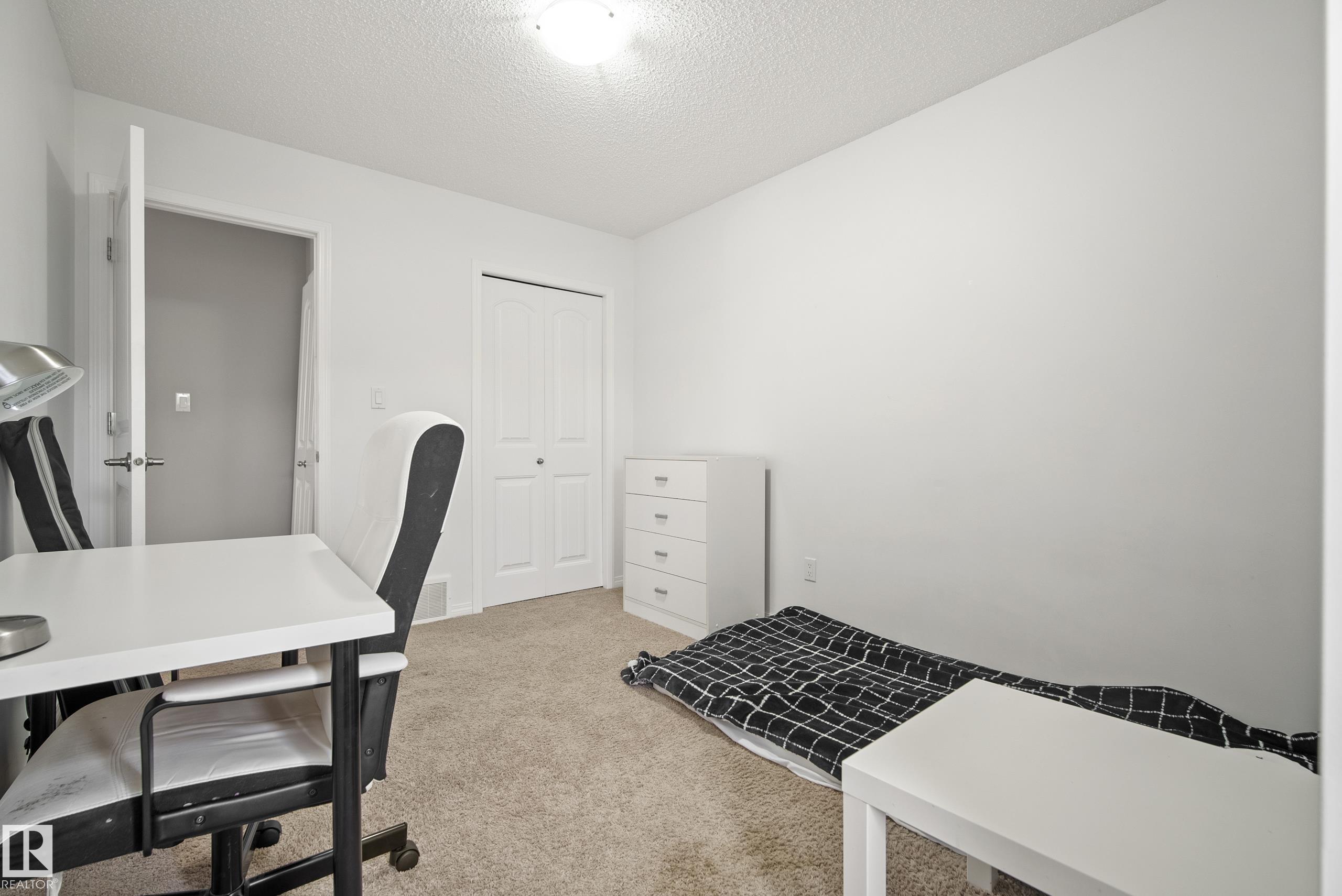 https://zimg.paragon.ice.com/ParagonImages/Property/PM/RAE/225400736/25/0/0/6f3e9f3cf01ff0aa716ef075eab0bc24/1/c2ec1f65fdf59b769f68a19d0f0cd27d/225400736-8421eb4d-db01-48f6-9478-6d0de4c71660.JPG