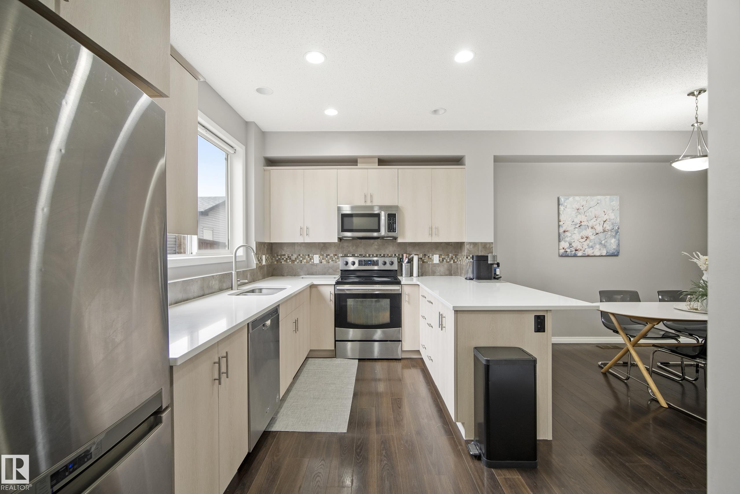 https://zimg.paragon.ice.com/ParagonImages/Property/PM/RAE/225400736/6/0/0/9ad4507f412c25d85da62ac5316eb6f2/1/c2ec1f65fdf59b769f68a19d0f0cd27d/225400736-dc22b950-3f33-4b9b-a217-9e775761eafb.JPG