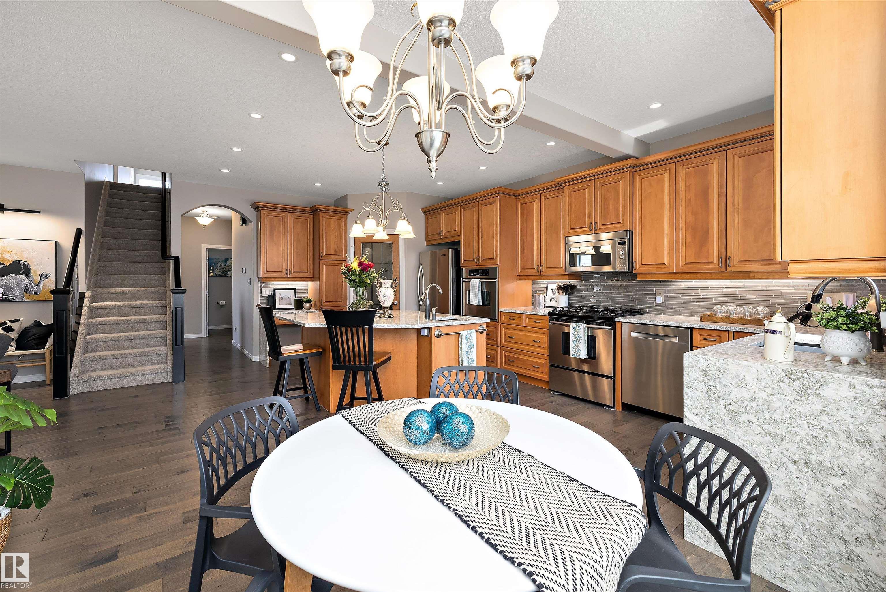 https://zimg.paragon.ice.com/ParagonImages/Property/PM/RAE/225400737/12/0/0/00284115ead3e1f58a708530382c999a/1/e23cb10d5ae98557a9c7de5814f28a13/225400737-efc7f5ea-9c4c-4471-8fb0-608086d58ebc.JPG