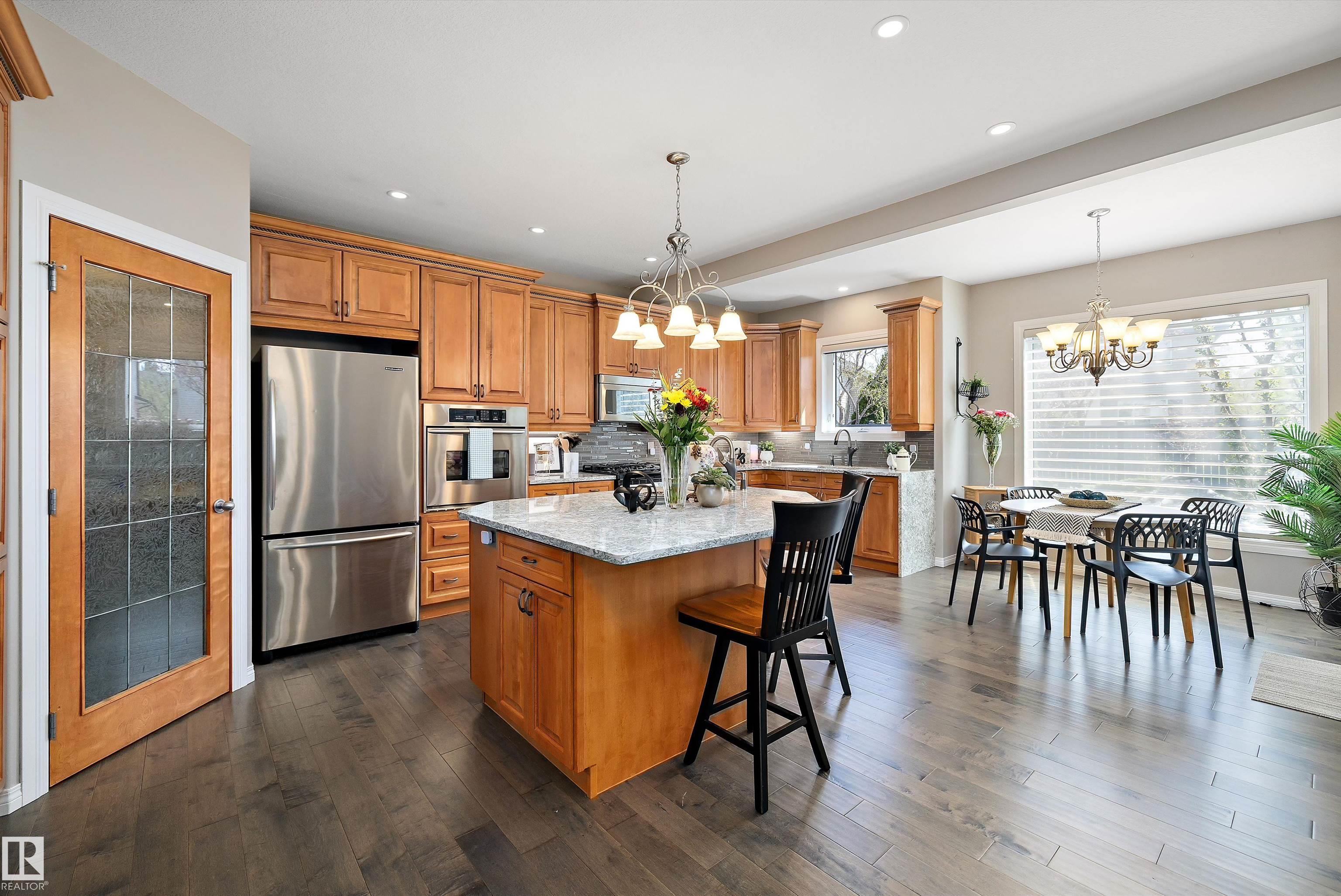 https://zimg.paragon.ice.com/ParagonImages/Property/PM/RAE/225400737/14/0/0/ef94055d40bf9c647a346e3b22859f13/1/e23cb10d5ae98557a9c7de5814f28a13/225400737-b508989d-f3fe-4e5b-912b-755ab6f397cc.JPG