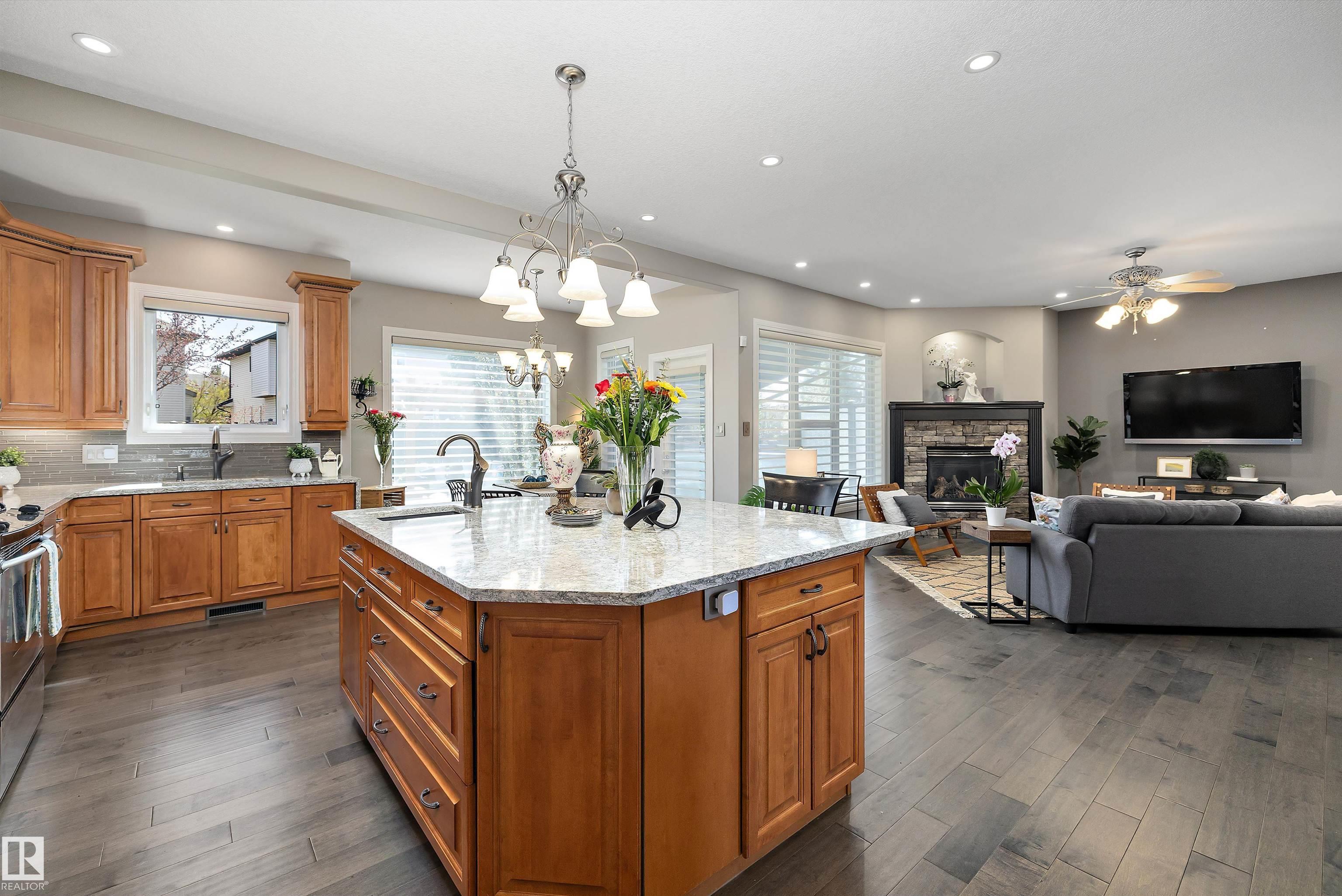 https://zimg.paragon.ice.com/ParagonImages/Property/PM/RAE/225400737/16/0/0/7fcd6a399d1a4083bd810df128ff8f2a/1/e23cb10d5ae98557a9c7de5814f28a13/225400737-2c74b186-7ae9-4555-9c7b-b17db97330c9.JPG