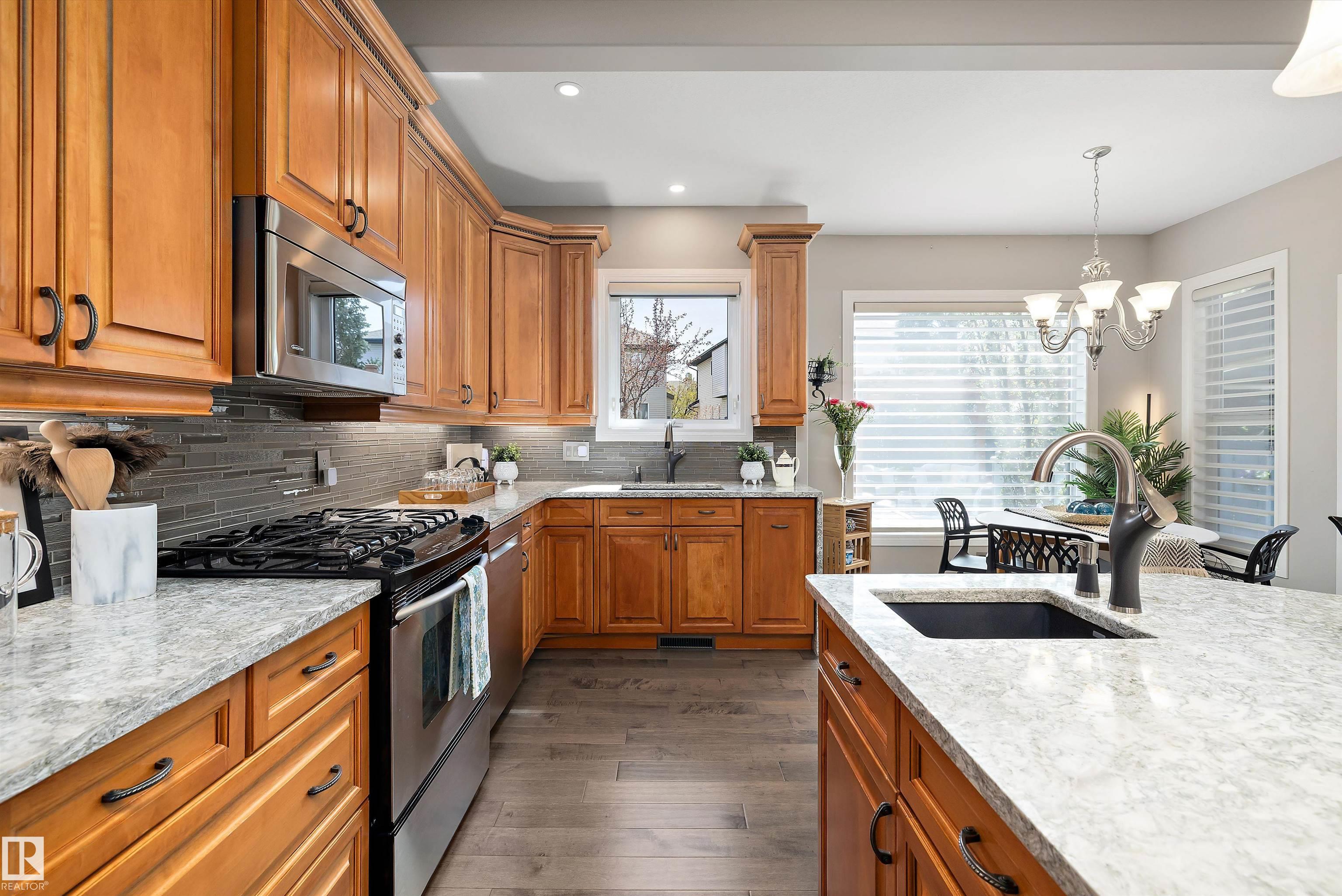 https://zimg.paragon.ice.com/ParagonImages/Property/PM/RAE/225400737/17/0/0/f4021fc0fc006e1741413291acb53279/1/e23cb10d5ae98557a9c7de5814f28a13/225400737-7153baff-c964-4070-b829-8c940c9c071b.JPG