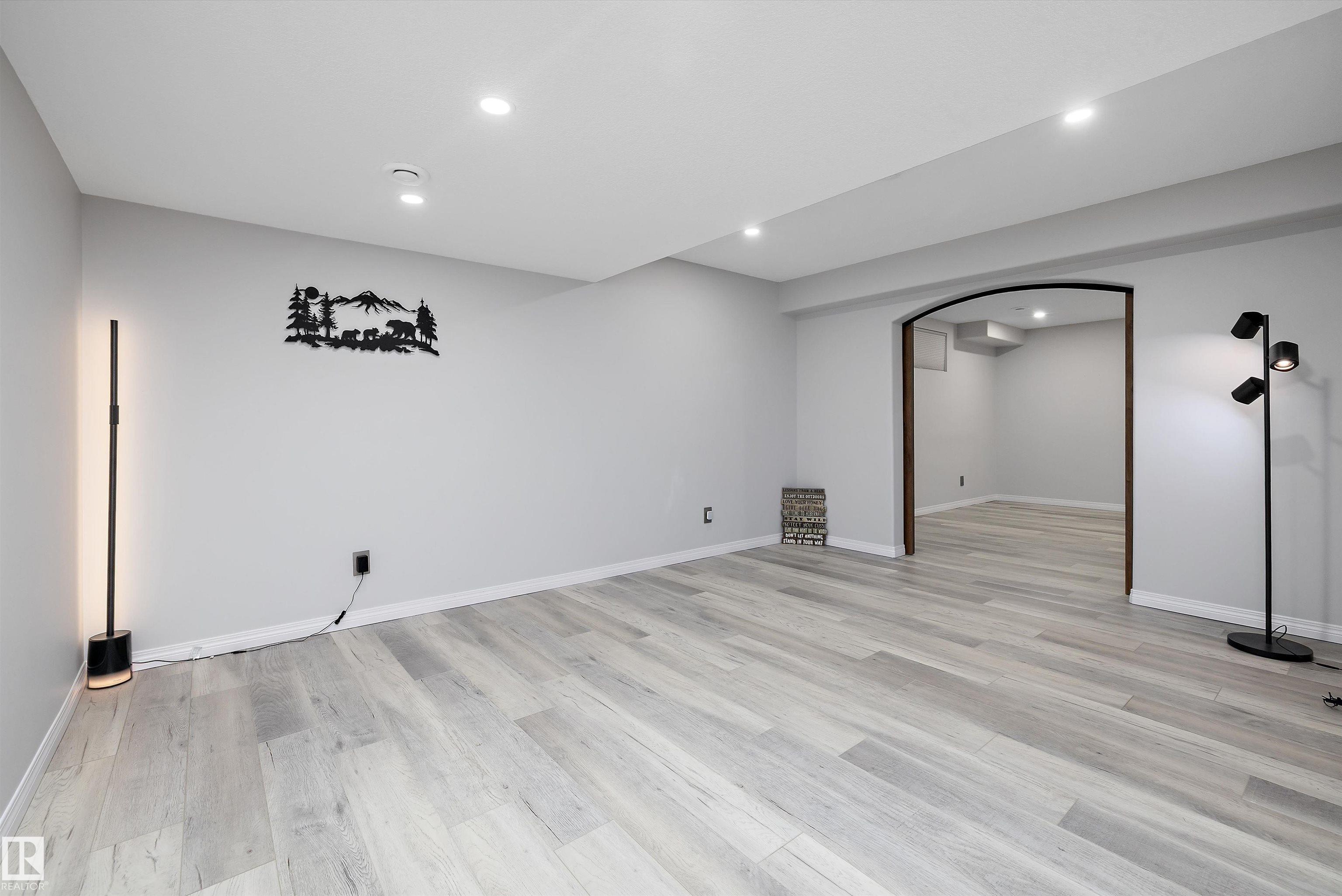 https://zimg.paragon.ice.com/ParagonImages/Property/PM/RAE/225400737/45/0/0/5607e8f4b8e2e7397ff90fccfb88f978/1/e23cb10d5ae98557a9c7de5814f28a13/225400737-4a320869-7781-4f76-b1c9-4cbced29cbca.JPG