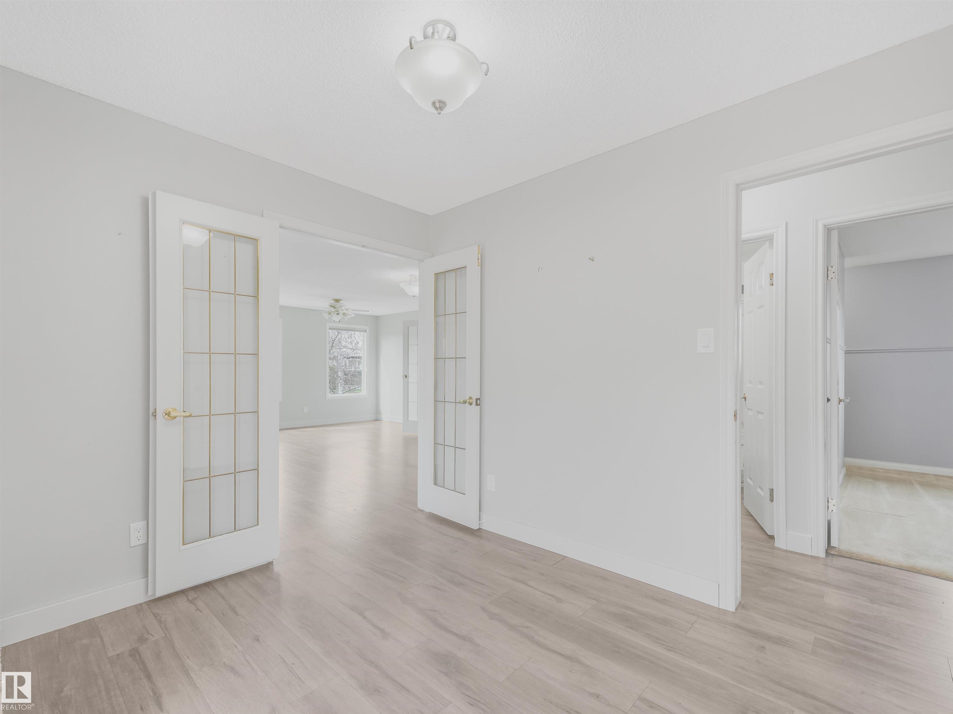 https://zimg.paragon.ice.com/ParagonImages/Property/PM/RAE/225400740/31/0/0/498e5fffad4d2f44bed9cfa6cfd890e8/1/4757c3dde1cbd7ceb2e1b9aed7463330/225400740-710f7eb9-fdb9-4dd1-adc9-f35765164ddd.JPG