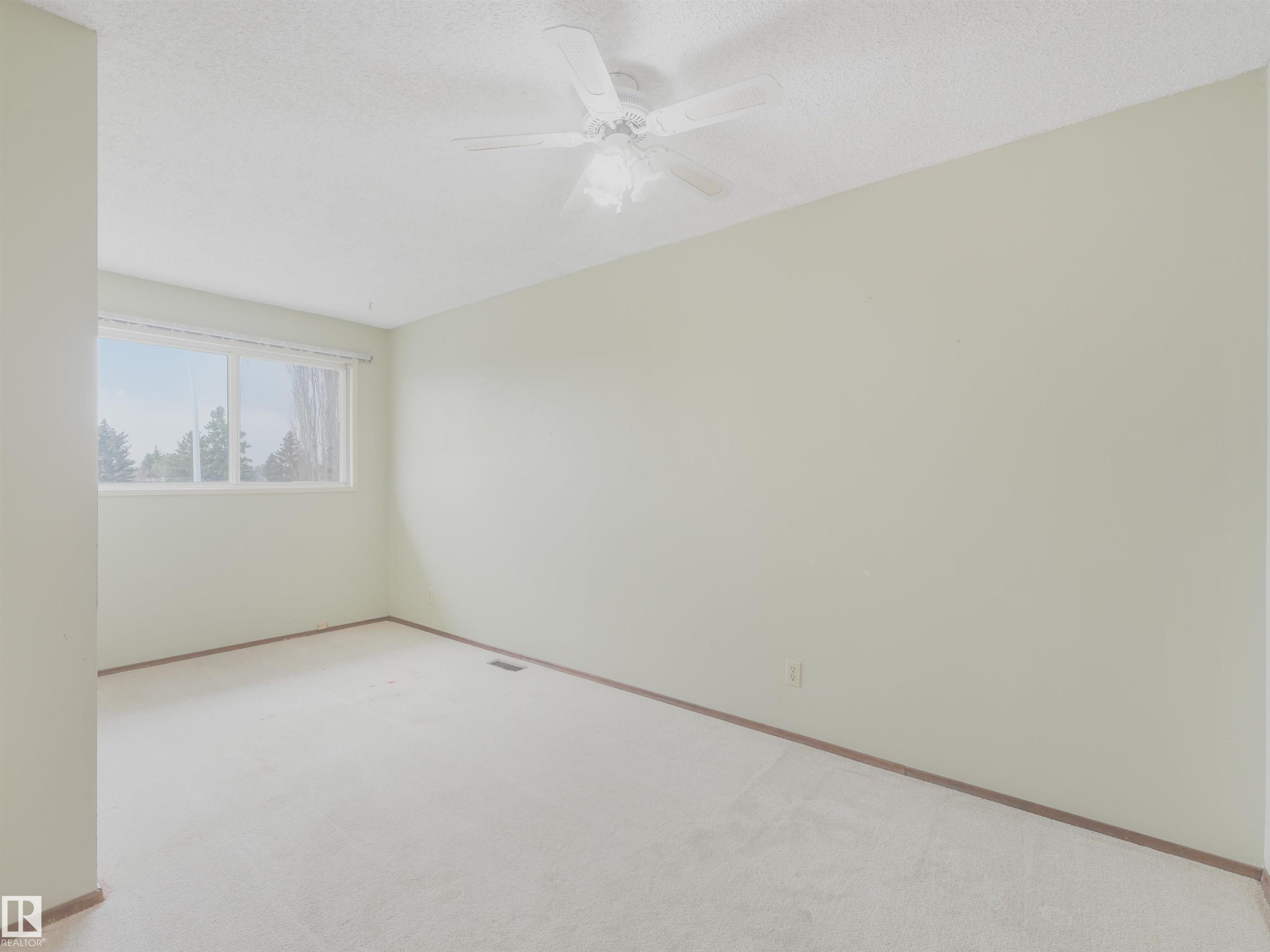 https://zimg.paragon.ice.com/ParagonImages/Property/PM/RAE/225400740/43/0/0/12236c10b2f44c592b98c9c0e3bee98b/1/4757c3dde1cbd7ceb2e1b9aed7463330/225400740-4baef35f-3f13-4159-9113-3031e3ff332a.JPG