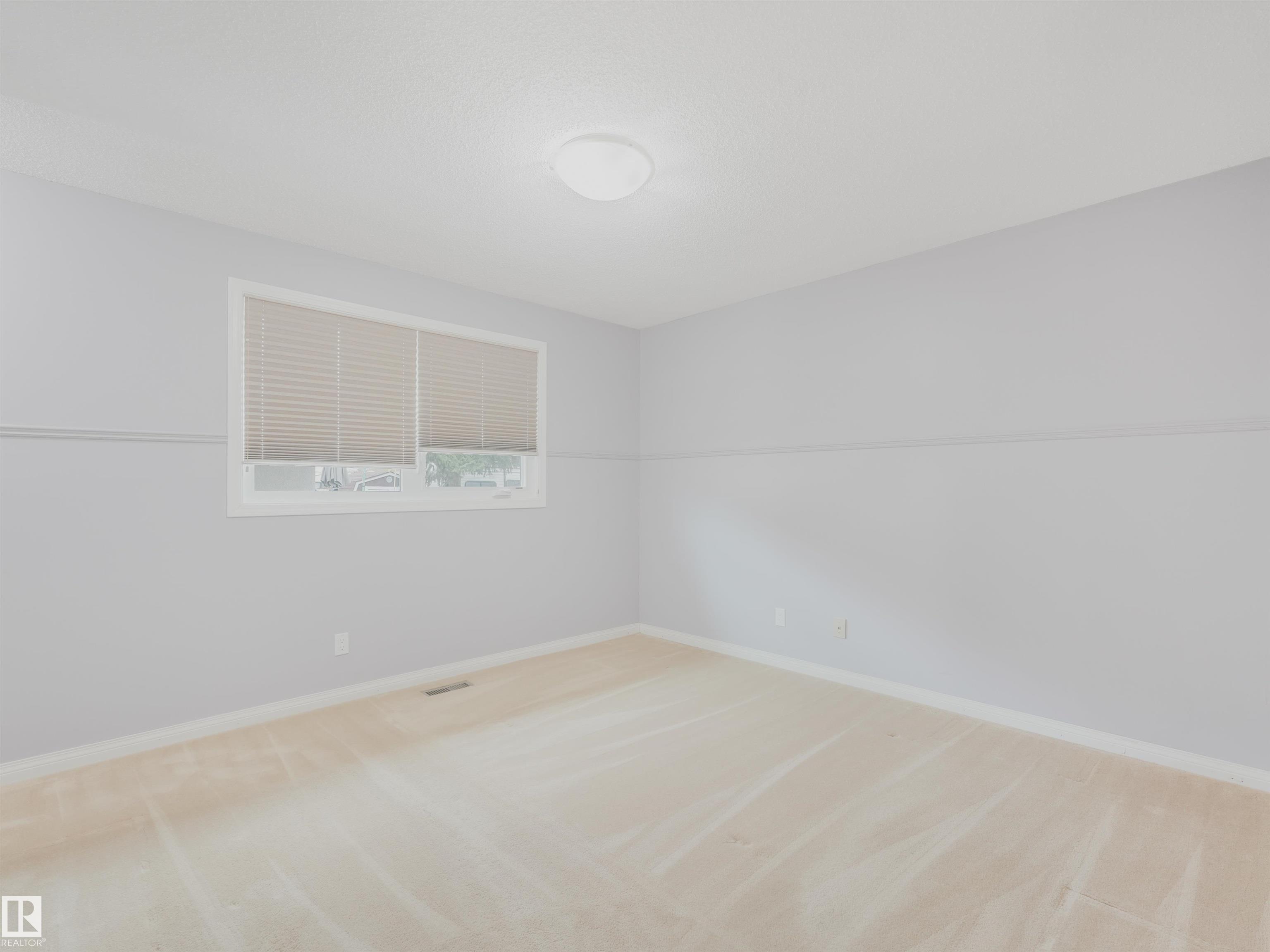 https://zimg.paragon.ice.com/ParagonImages/Property/PM/RAE/225400740/50/0/0/f85b16c2c4cefa74738ea96beda0f0fb/1/4757c3dde1cbd7ceb2e1b9aed7463330/225400740-a86b6842-bc1b-47da-b788-0665c594495d.JPG
