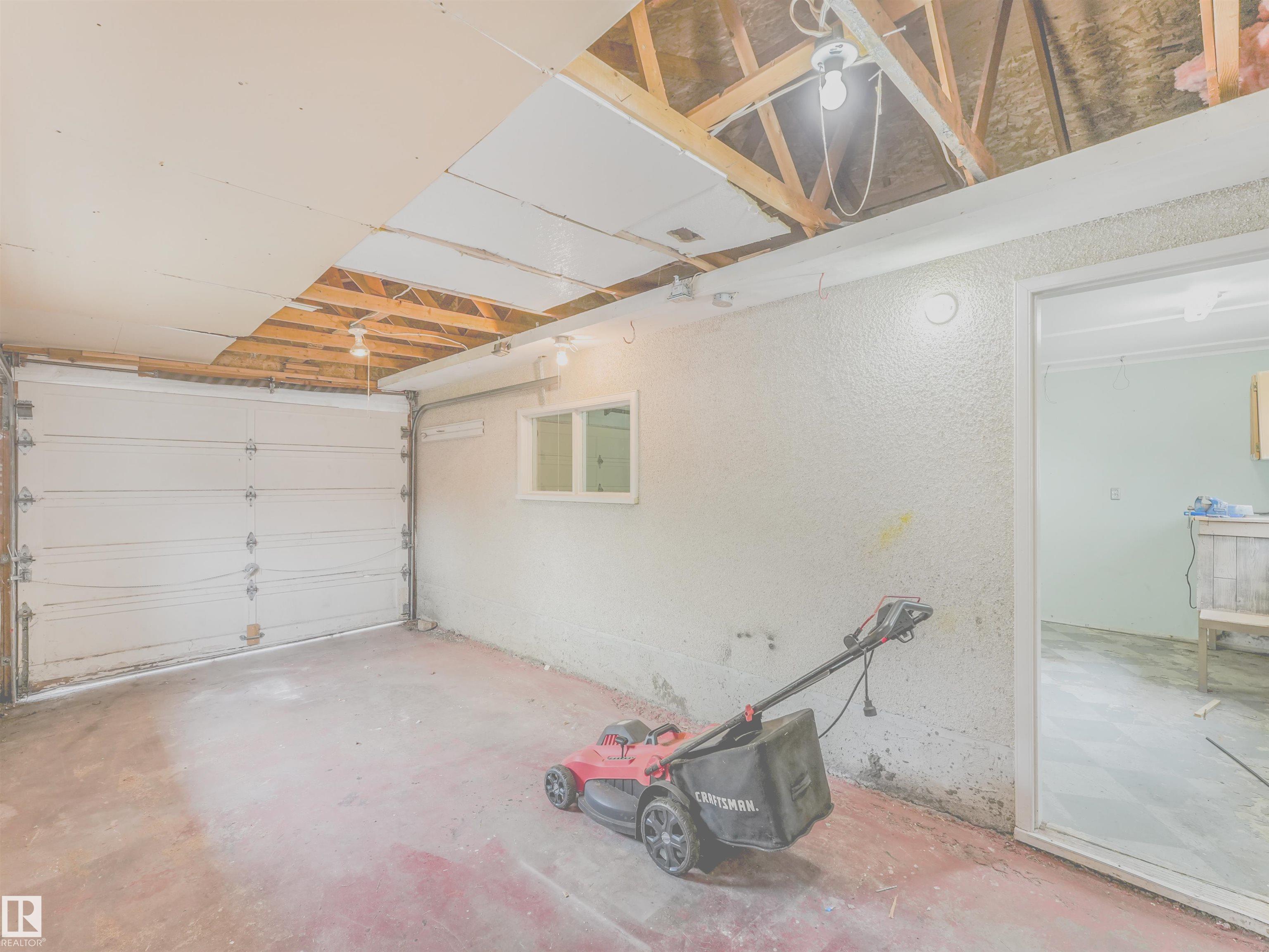 https://zimg.paragon.ice.com/ParagonImages/Property/PM/RAE/225400740/64/0/0/3c3faaf6a3813bc3b14dded77e77ad71/1/4757c3dde1cbd7ceb2e1b9aed7463330/225400740-cc15ceaf-8636-41a9-9a5b-2a643c34efac.JPG