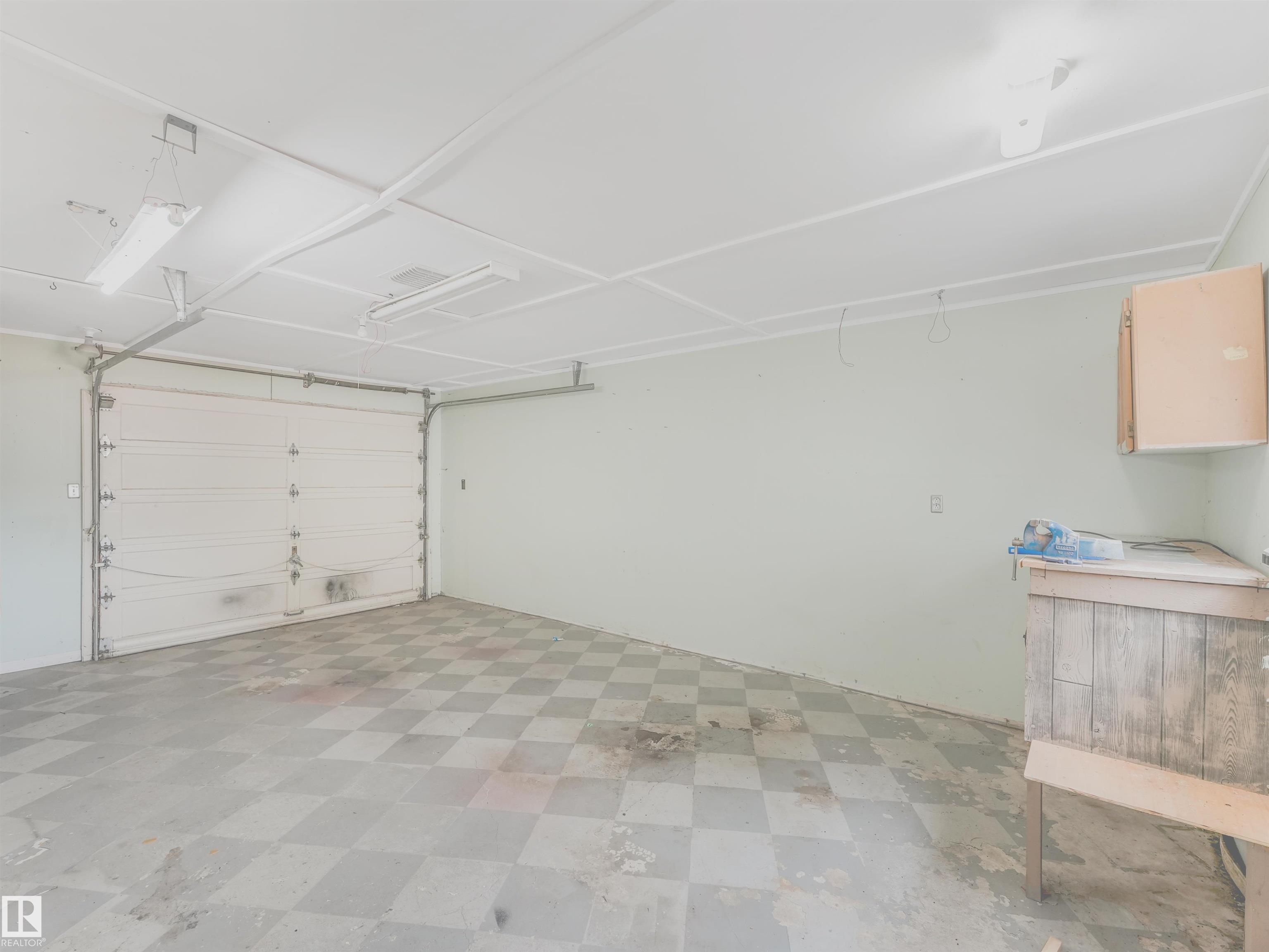https://zimg.paragon.ice.com/ParagonImages/Property/PM/RAE/225400740/66/0/0/dc2aac74a1f4ccfc2242dd5ce6c5c987/1/4757c3dde1cbd7ceb2e1b9aed7463330/225400740-74de2ac3-5f9d-4d52-9314-82106bf7e8d3.JPG