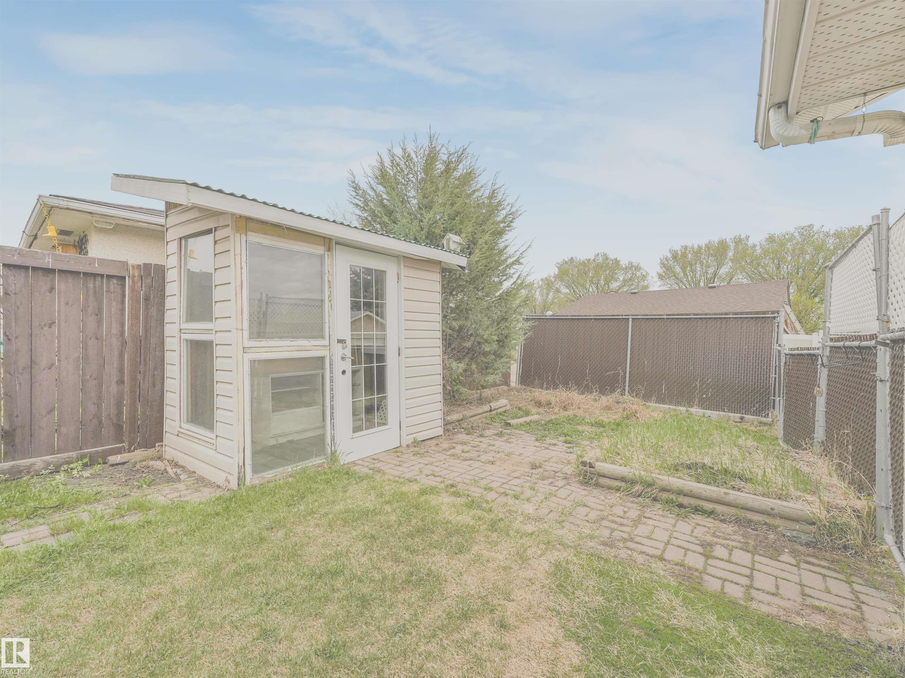 https://zimg.paragon.ice.com/ParagonImages/Property/PM/RAE/225400740/7/0/0/61aca764b70e3fe4bbb8586b84026b70/1/4757c3dde1cbd7ceb2e1b9aed7463330/225400740-251ad5b6-b817-4353-bca1-31ab6784bc30.JPG