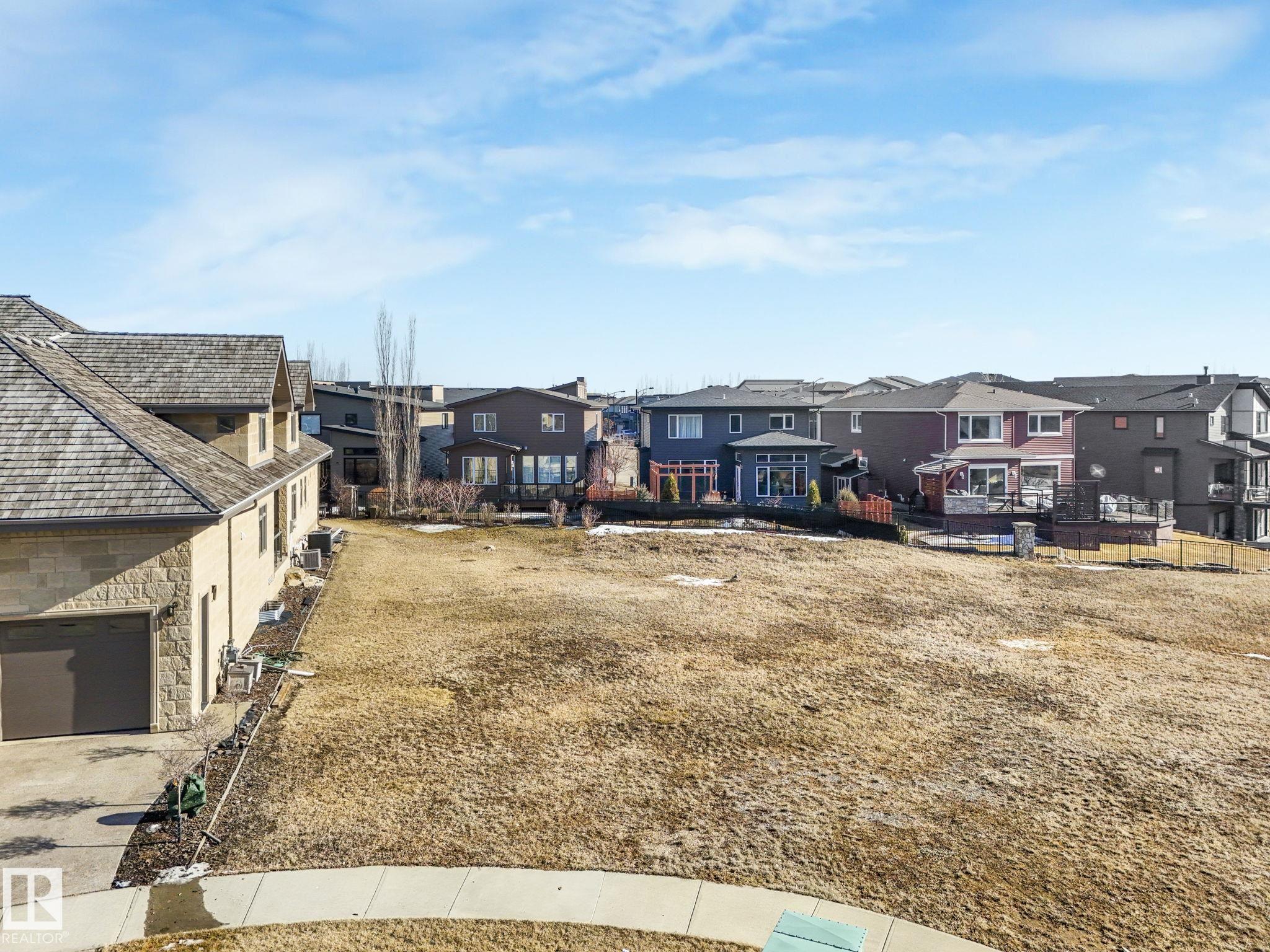 https://zimg.paragon.ice.com/ParagonImages/Property/PM/RAE/225400741/9/0/0/94236845ea8660fdbd2268f310ec1e68/1/cd9eb75cd84aaccc39eca6a0cef83402/225400741-de5100d8-4402-466e-b9e7-ee2e4078b976.JPG