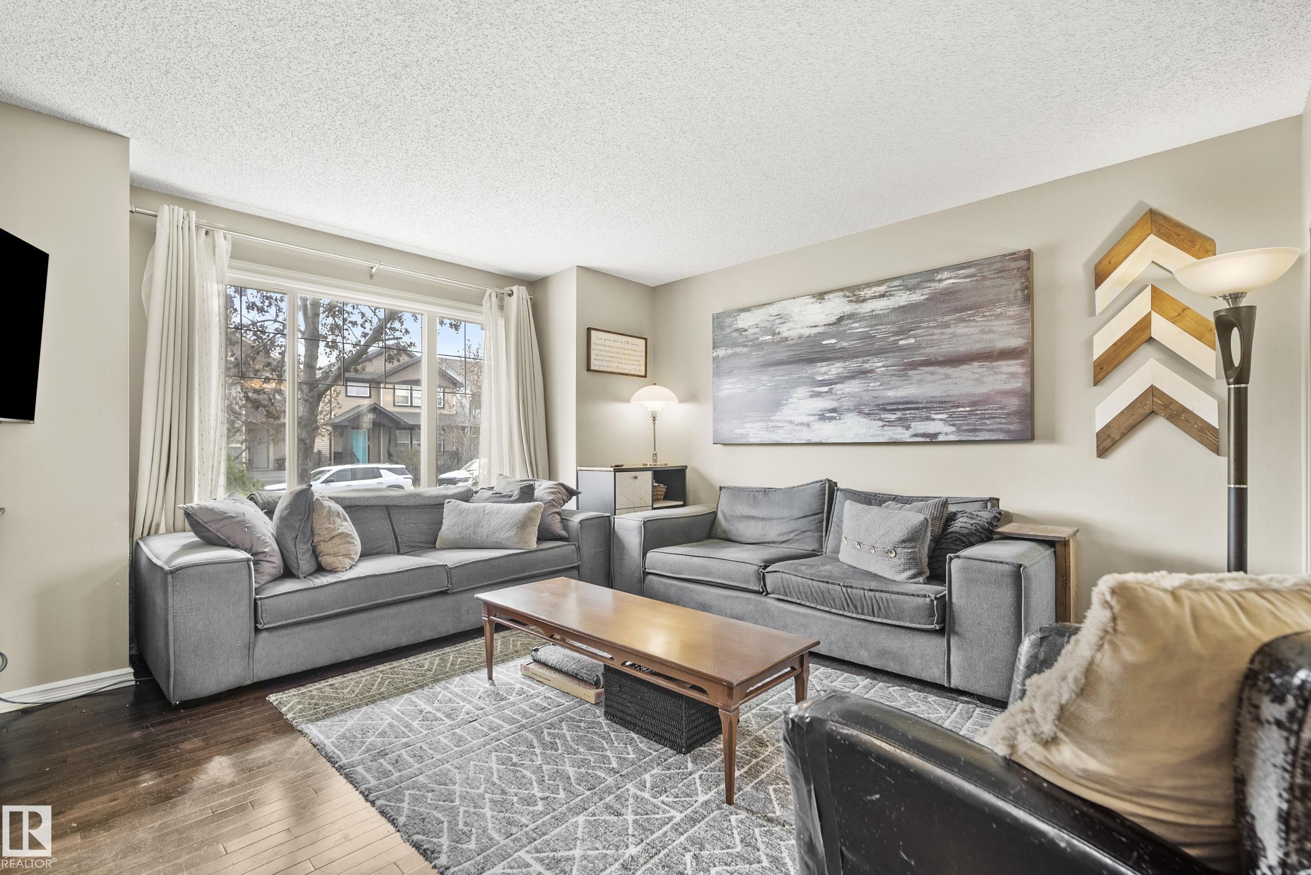 https://zimg.paragon.ice.com/ParagonImages/Property/PM/RAE/225400743/17/0/0/172c2af40e16ac875ea7d49253fc9103/1/e8dc5985513791429fb6c9d29d97fd20/225400743-7a2e75b5-7447-43d6-8379-3191843dc00c.JPG