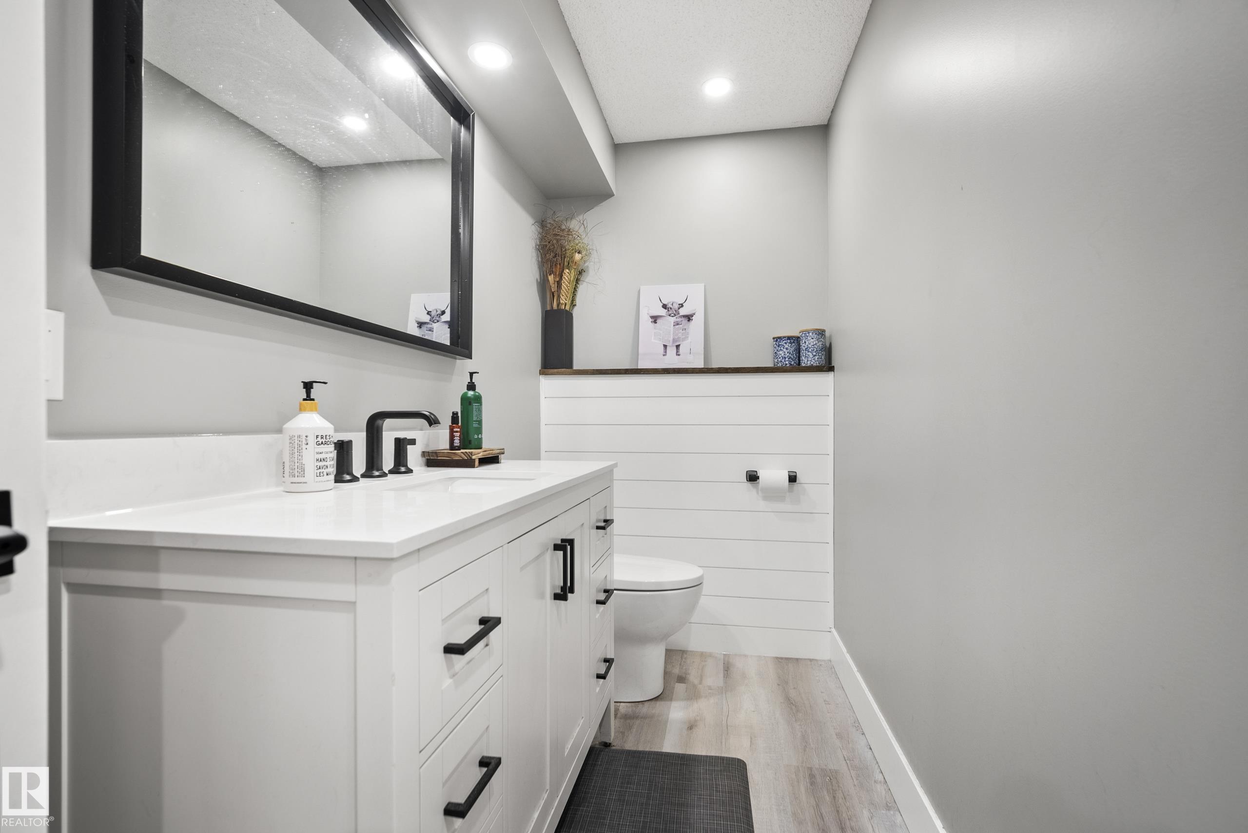 https://zimg.paragon.ice.com/ParagonImages/Property/PM/RAE/225400743/36/0/0/1dd52444171f8f698d62eecfe3a12b77/1/e8dc5985513791429fb6c9d29d97fd20/225400743-af01fceb-f498-49b4-b616-24b3f401aa77.JPG