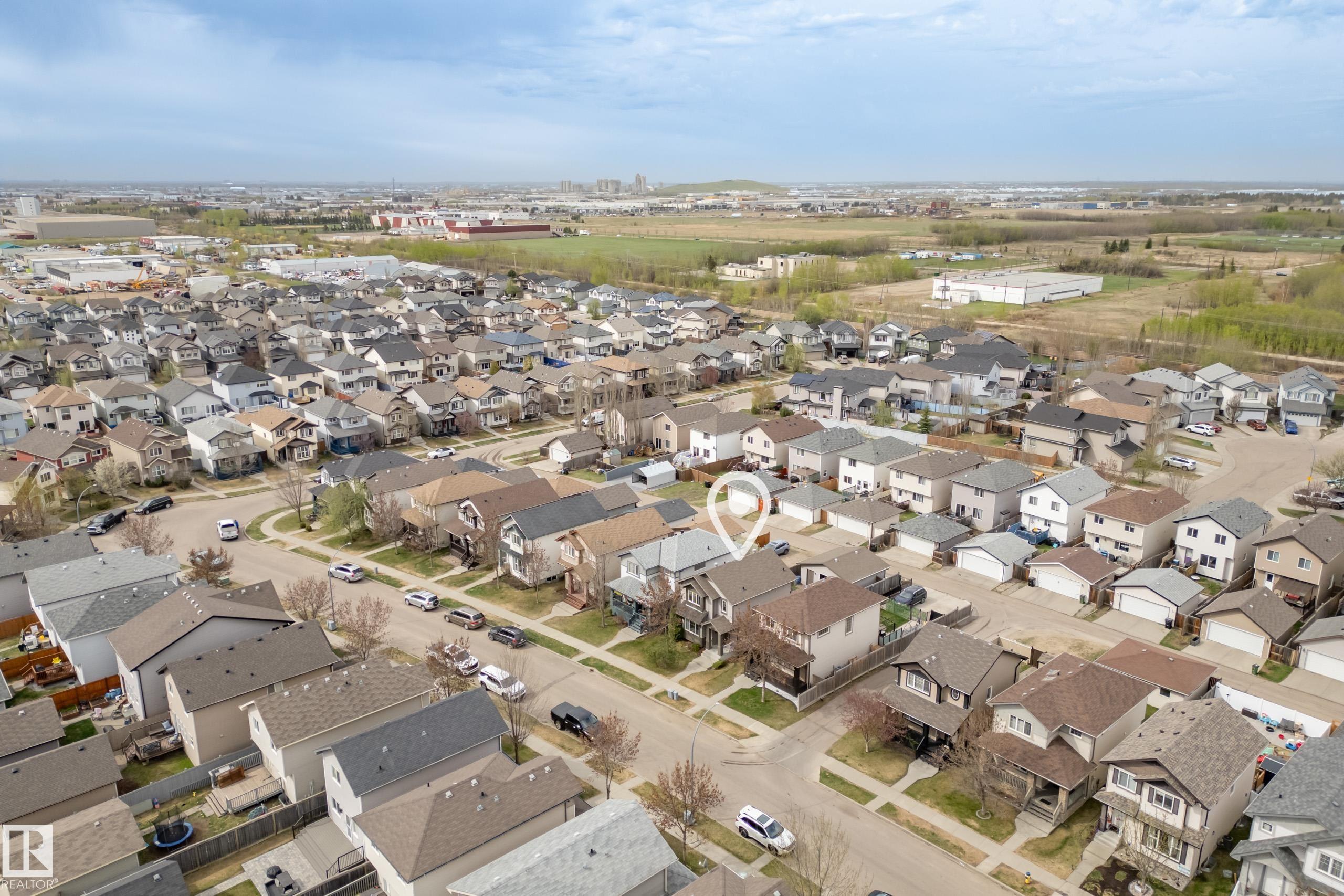 https://zimg.paragon.ice.com/ParagonImages/Property/PM/RAE/225400743/52/0/0/ed055f544770dc2bbb1f46a3026a072f/1/e8dc5985513791429fb6c9d29d97fd20/225400743-3cb9a819-547c-4155-961e-824015b85e01.JPG