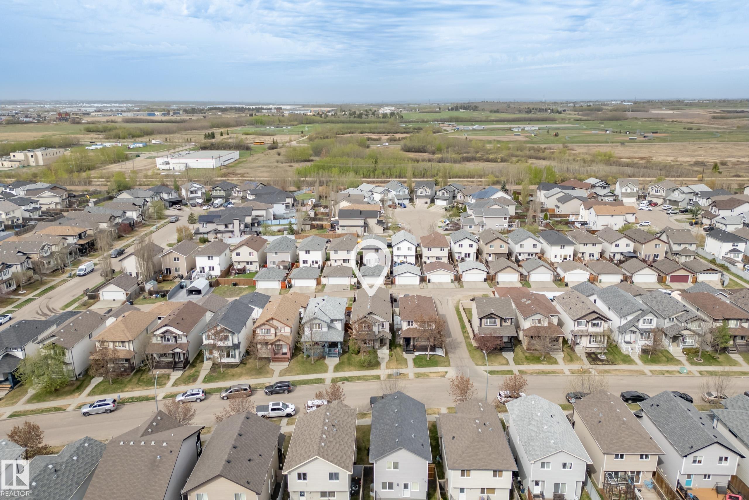 https://zimg.paragon.ice.com/ParagonImages/Property/PM/RAE/225400743/53/0/0/1fcdbaf70c772ee1fe97aa09bb81cb5e/1/e8dc5985513791429fb6c9d29d97fd20/225400743-2b25bbda-12b8-47ca-8a7c-0bded0ffead6.JPG