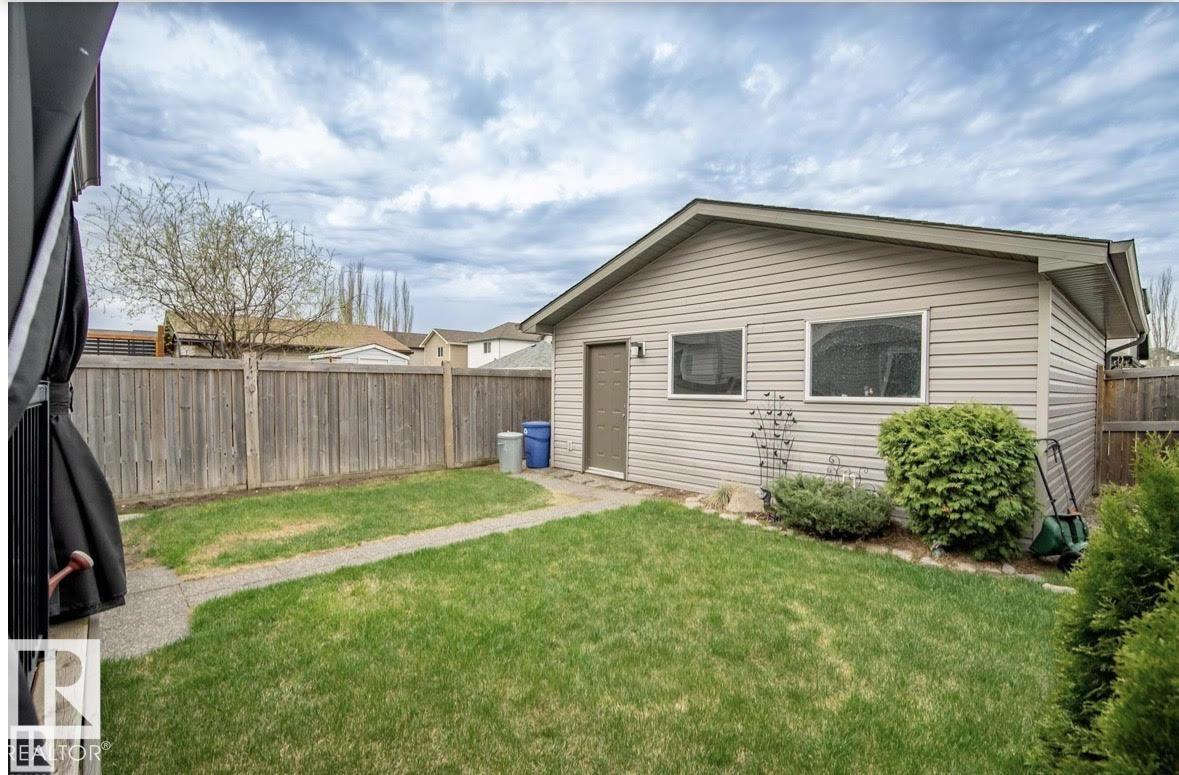 https://zimg.paragon.ice.com/ParagonImages/Property/PM/RAE/225400743/56/0/0/e188b1bd1567e50d3dc70543754dccad/1/e8dc5985513791429fb6c9d29d97fd20/225400743-efe1c796-4894-4362-bb45-f6b1c256d45d.JPG