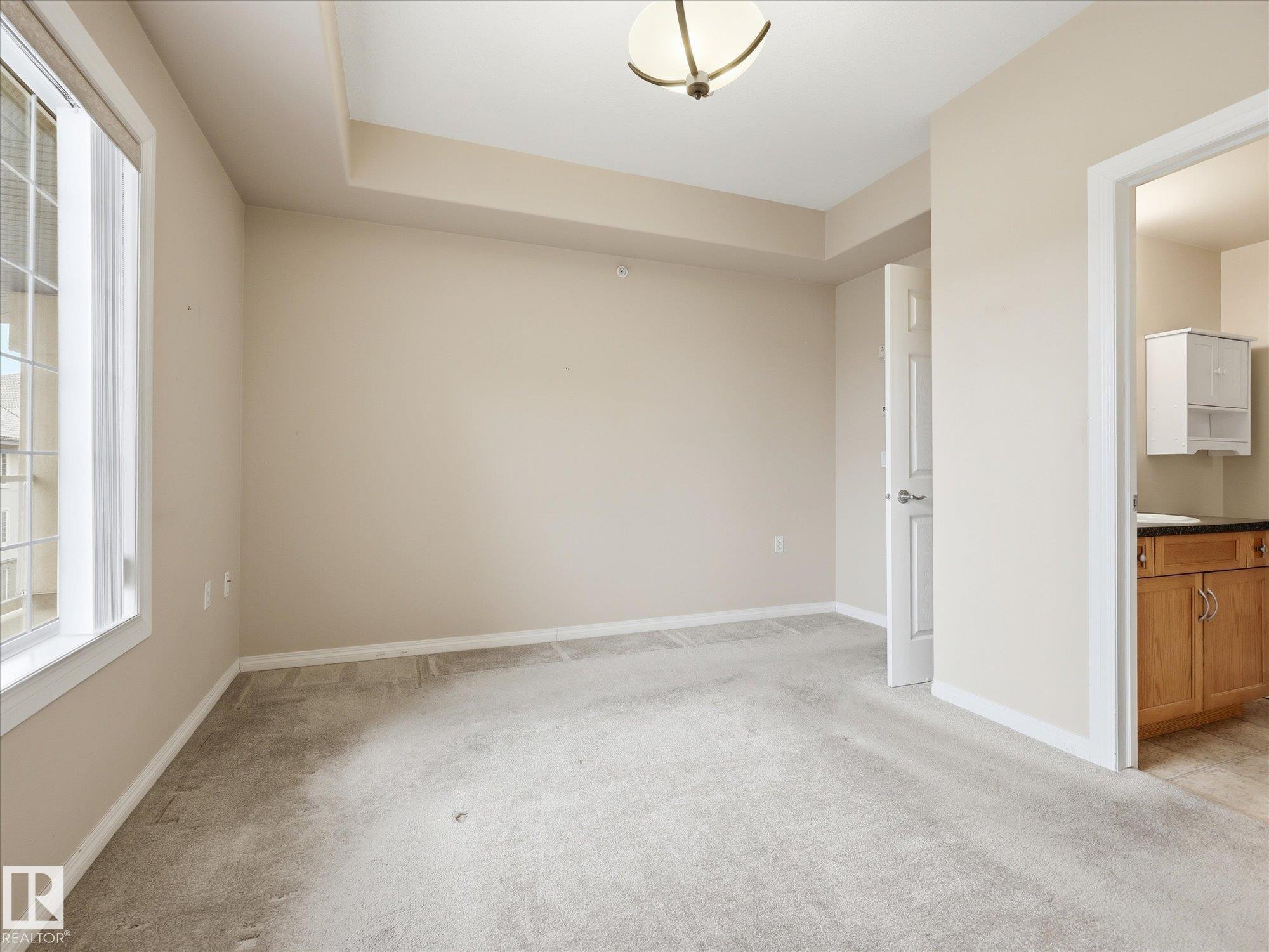https://zimg.paragon.ice.com/ParagonImages/Property/PM/RAE/225400746/11/0/0/c2fa69cf9cfa3fb467fbfeee1728db4f/1/3aa41e326695d96bc9672abc90f28cc2/225400746-1169f1a5-b3de-48de-ab03-b35b9ec58495.JPG