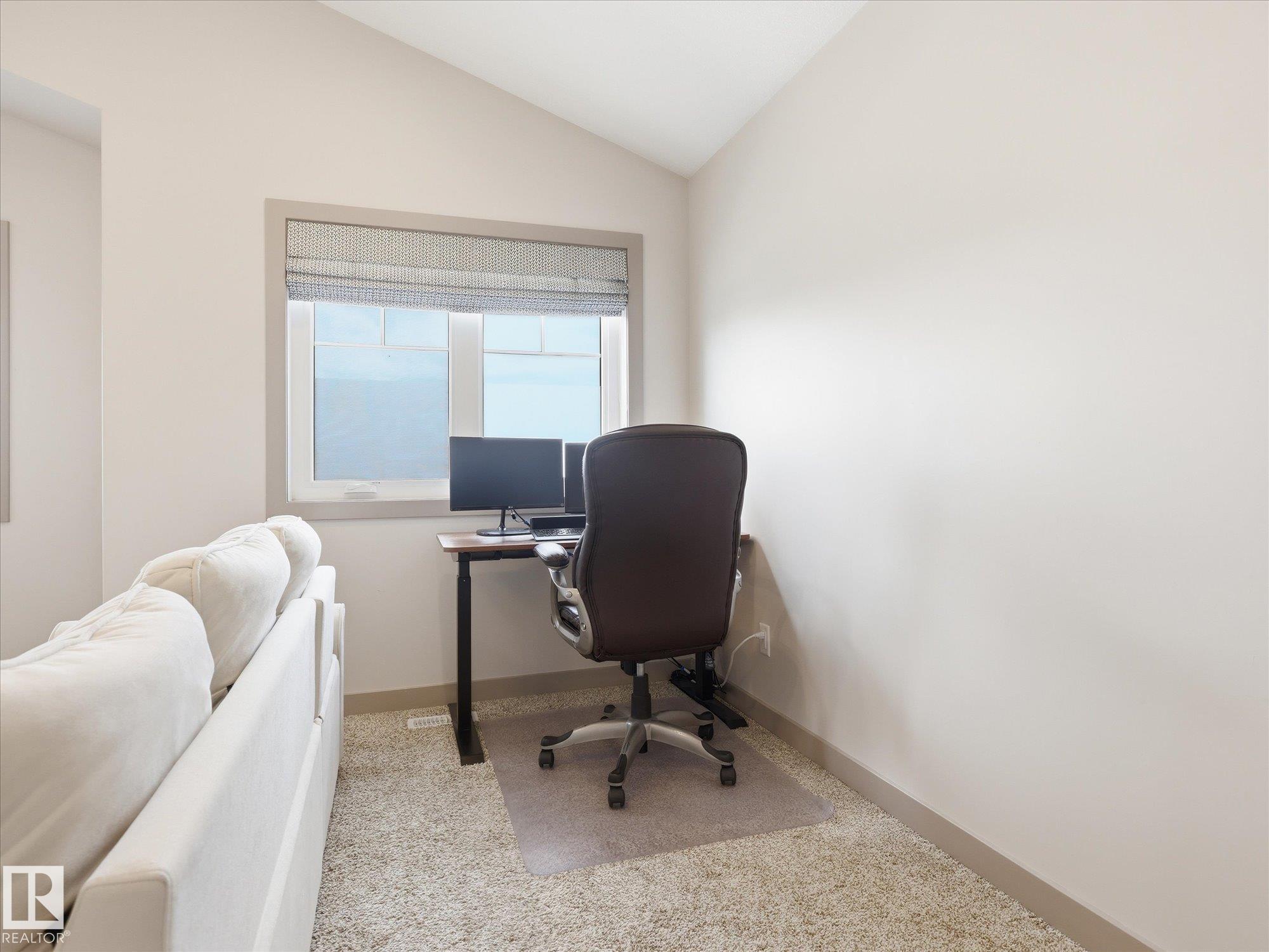 https://zimg.paragon.ice.com/ParagonImages/Property/PM/RAE/225400749/16/0/0/f45d373e1a439f4a7886f8cf0e2a81ab/1/6073db7379270f2cfa3eb1afa5808b29/225400749-06f19768-0ad8-48cc-a09a-7557caef34ff.JPG