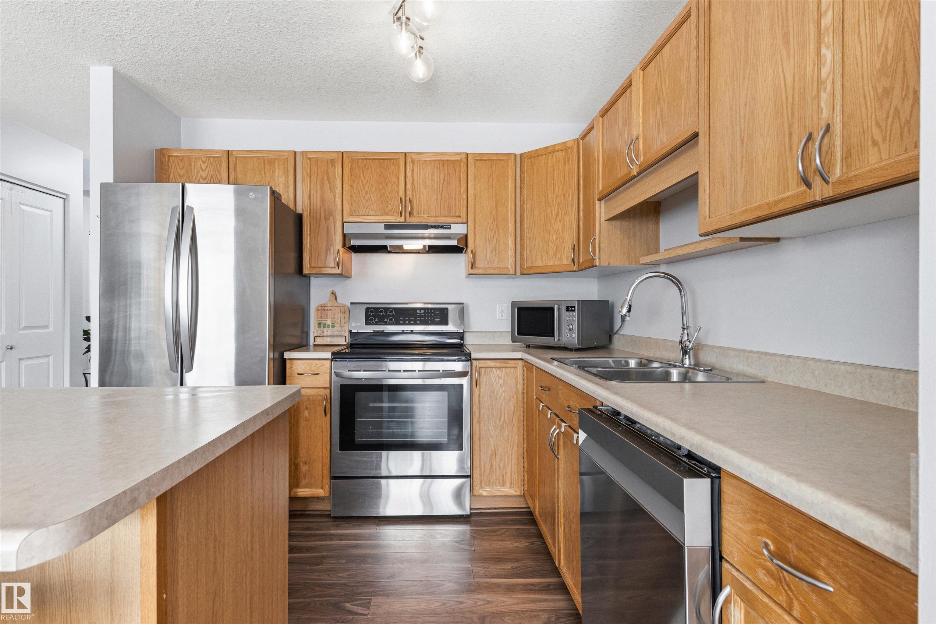 https://zimg.paragon.ice.com/ParagonImages/Property/PM/RAE/225400752/9/0/0/a657f252fb688d1be1c5c1eb12da977c/1/d42b38fdff058f851d07eb3d2e4d0437/225400752-446685fa-fb92-444a-97ec-21d7a3bb38e9.JPG