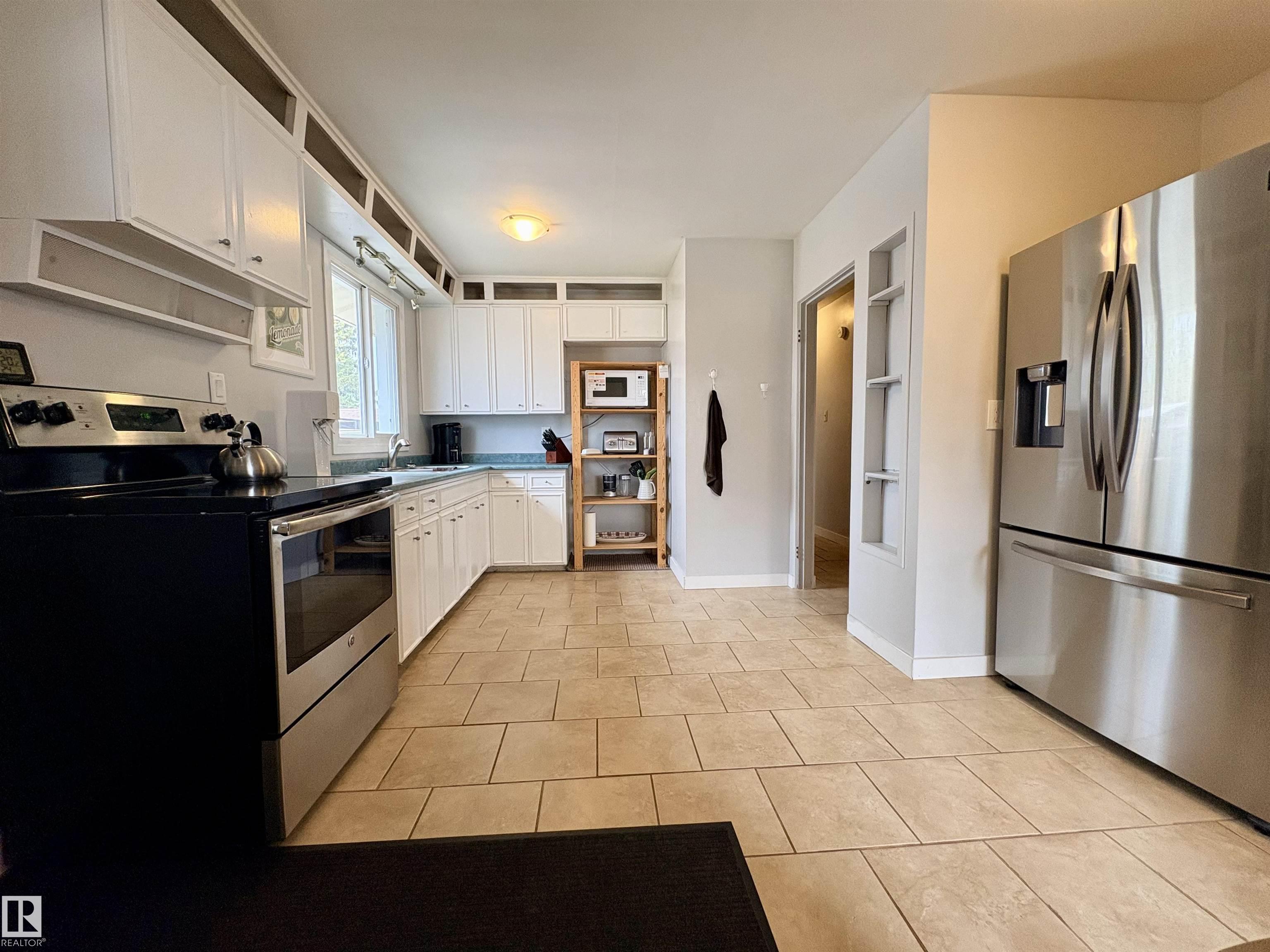 https://zimg.paragon.ice.com/ParagonImages/Property/PM/RAE/225400754/14/0/0/42537a9849ec407846f3270fc63a7fb1/1/0f2001fc7a775f2a1be38c30c5d88dfe/225400754-afca9150-3af5-4aa8-a0d5-8dadd10c3bf6.JPG