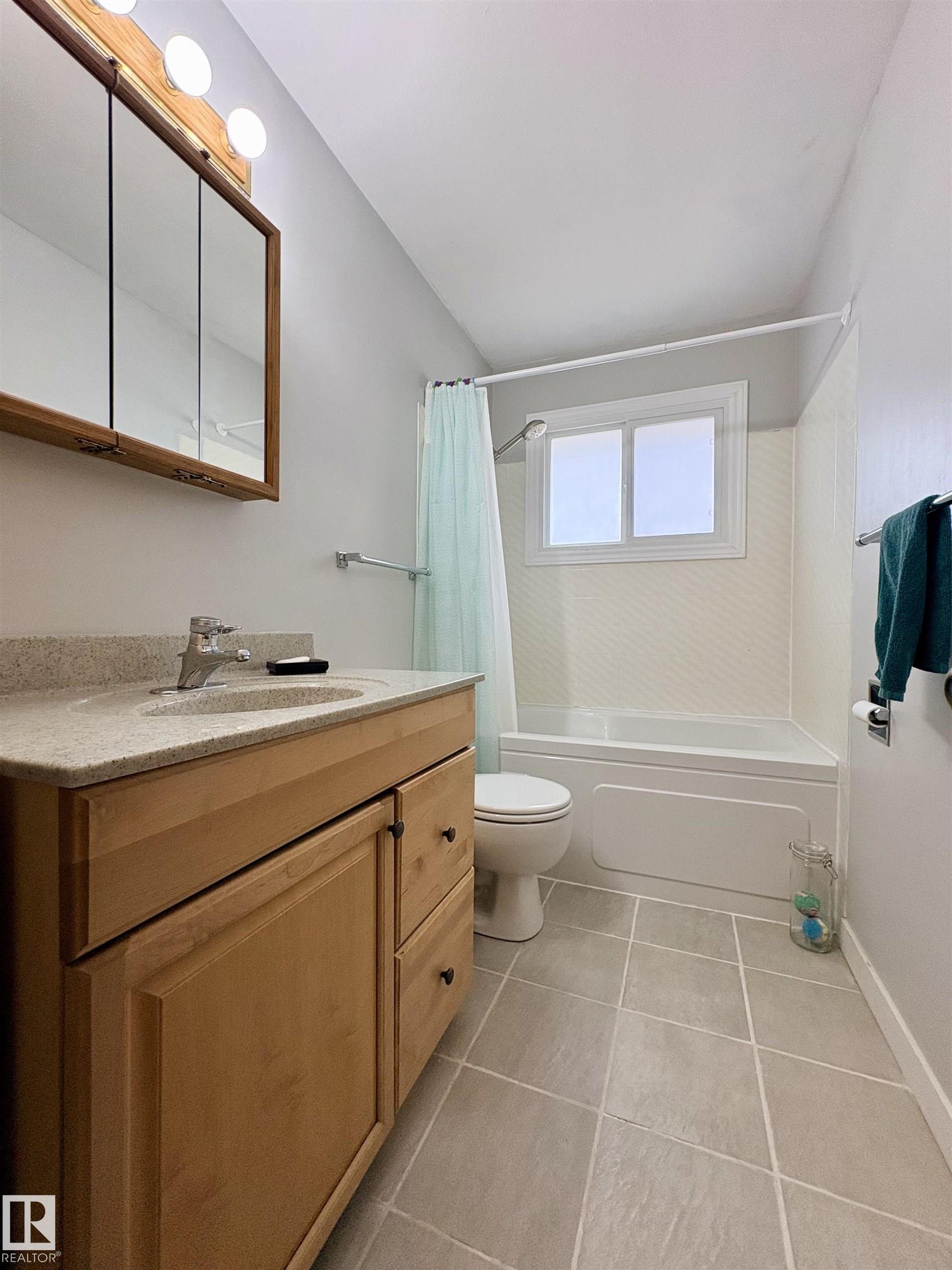 https://zimg.paragon.ice.com/ParagonImages/Property/PM/RAE/225400754/17/0/0/471f8a8b863d5e770bbcef974840013e/1/0f2001fc7a775f2a1be38c30c5d88dfe/225400754-32cbe14d-01e4-493b-8c83-75385edb041c.JPG
