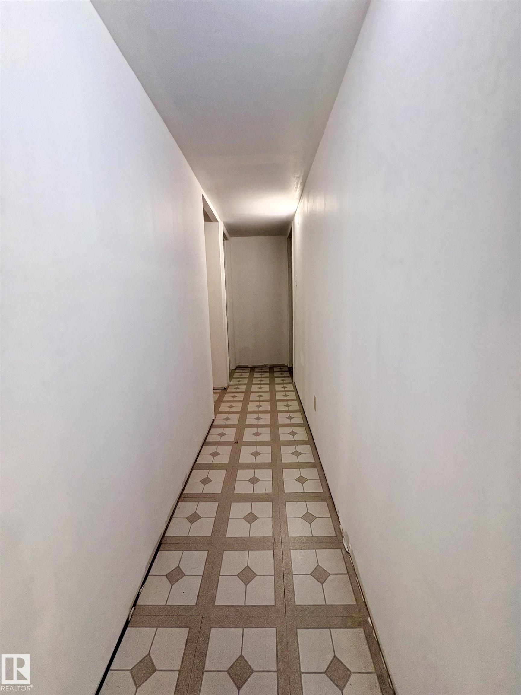 https://zimg.paragon.ice.com/ParagonImages/Property/PM/RAE/225400754/39/0/0/00e10e87efdb91e906e3ef2c294a7999/1/0f2001fc7a775f2a1be38c30c5d88dfe/225400754-466509b9-2c6b-4dea-b375-f1952eeaca98.JPG