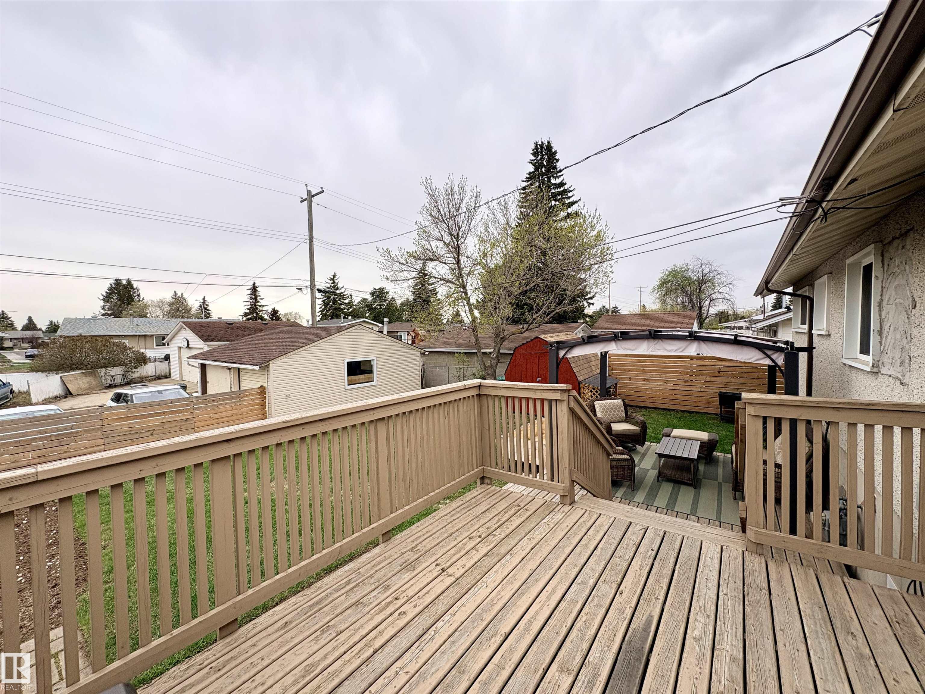https://zimg.paragon.ice.com/ParagonImages/Property/PM/RAE/225400754/45/0/0/8ad0e1b7031c8ec76ad2835935a836d3/1/0f2001fc7a775f2a1be38c30c5d88dfe/225400754-991bc56a-d4dd-41df-85e3-196a92e95972.JPG