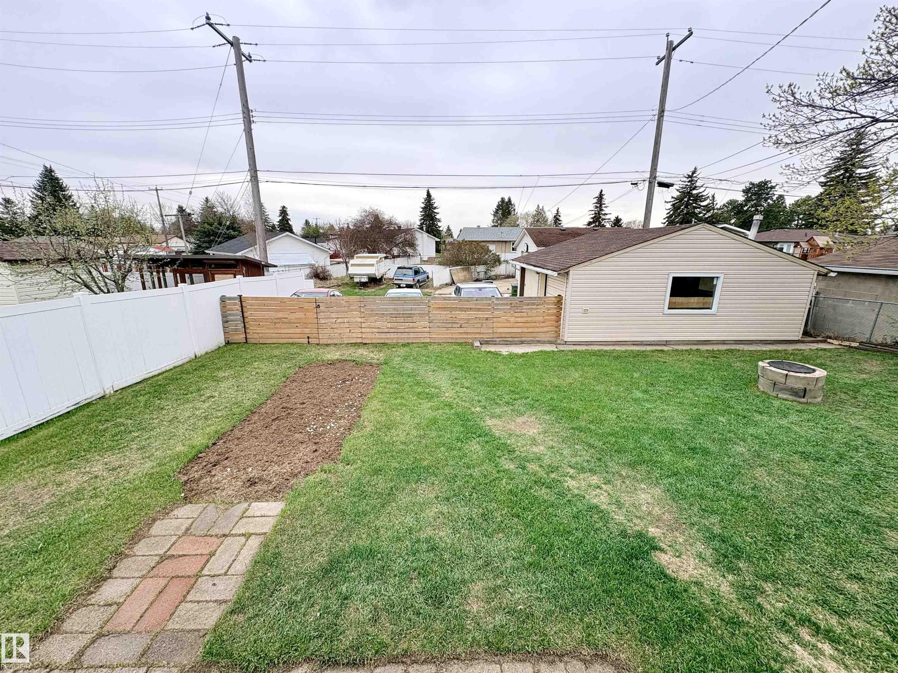 https://zimg.paragon.ice.com/ParagonImages/Property/PM/RAE/225400754/51/0/0/b79bd9dc13a5c044df19bfc49fa83ca2/1/0f2001fc7a775f2a1be38c30c5d88dfe/225400754-bc0de7d7-e86a-469d-99e7-a6e9800e8e6c.JPG