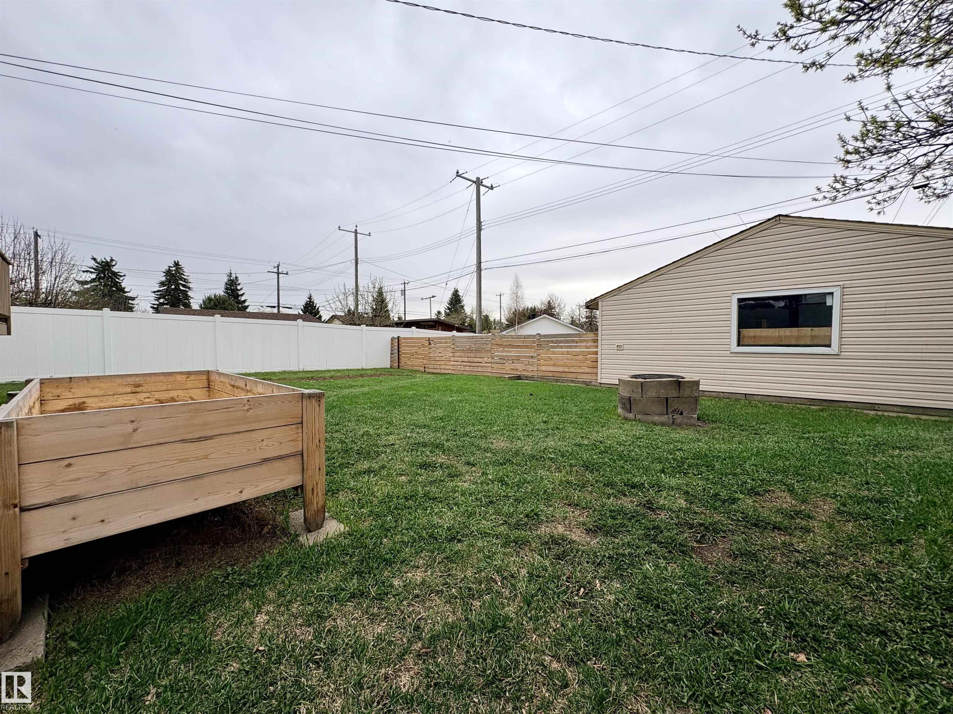 https://zimg.paragon.ice.com/ParagonImages/Property/PM/RAE/225400754/52/0/0/d020a796592b38477d7b4305e653e451/1/0f2001fc7a775f2a1be38c30c5d88dfe/225400754-c655f7fc-ba6e-4abf-a2d1-e2f7f4591bea.JPG
