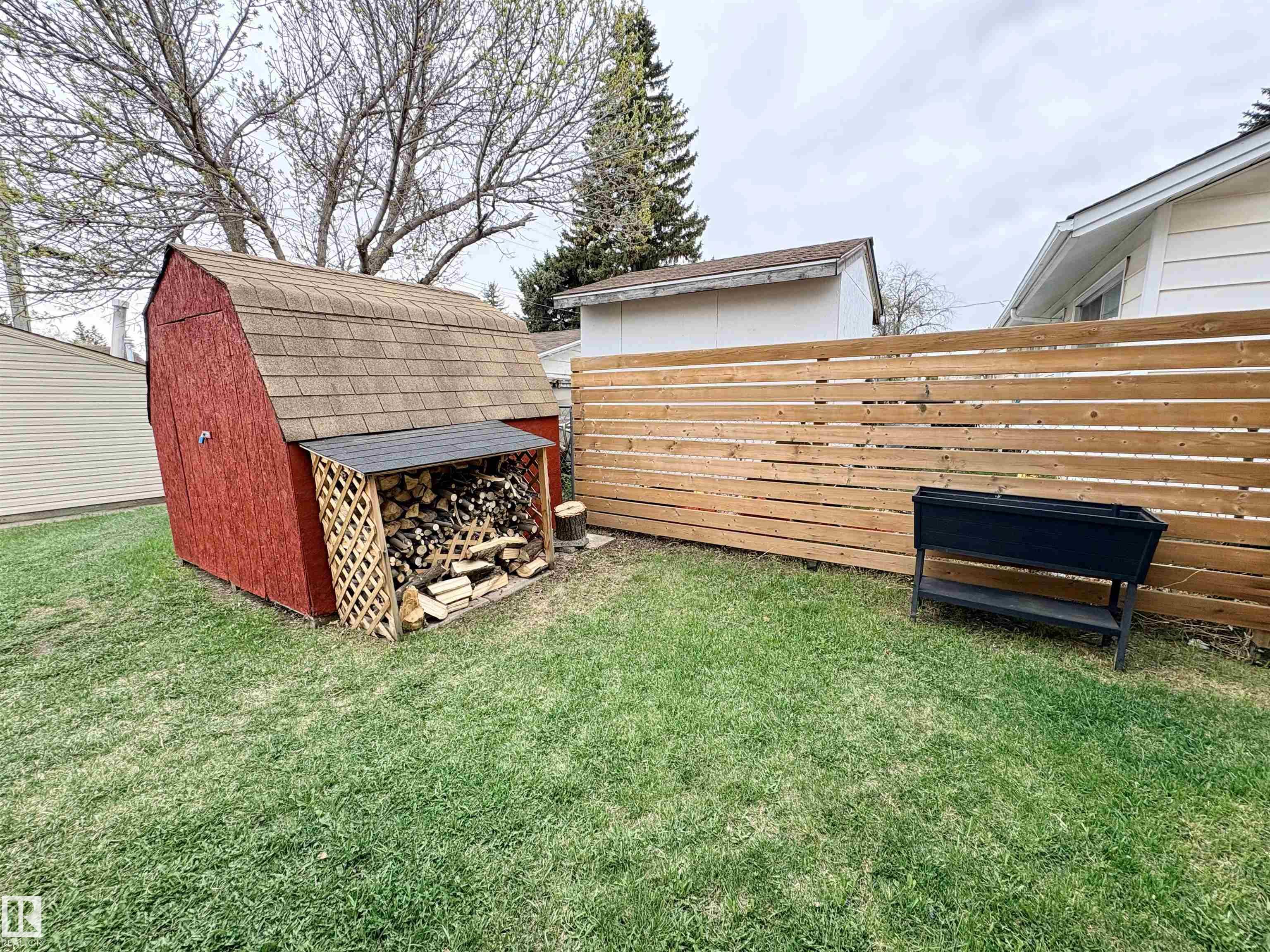 https://zimg.paragon.ice.com/ParagonImages/Property/PM/RAE/225400754/53/0/0/6537e2bde93e03431a9a1e9c6f60a219/1/0f2001fc7a775f2a1be38c30c5d88dfe/225400754-a809ec42-5a1a-430d-8d94-c1ac03103ce6.JPG