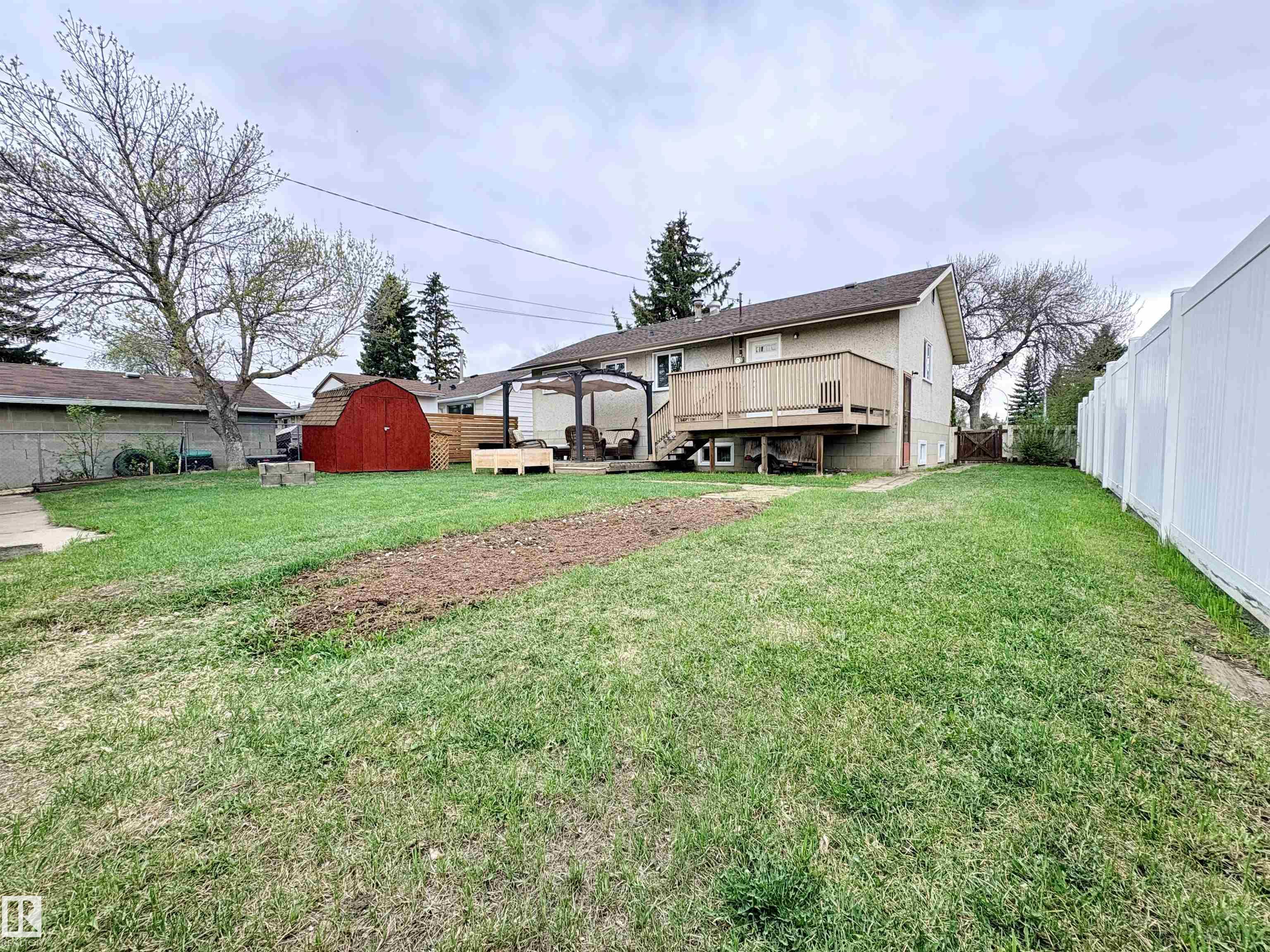 https://zimg.paragon.ice.com/ParagonImages/Property/PM/RAE/225400754/56/0/0/68f9a83b05f2fb85fd61c3a265792186/1/0f2001fc7a775f2a1be38c30c5d88dfe/225400754-ba9ce0d9-4c25-4b6a-85b6-9d3f5843a369.JPG