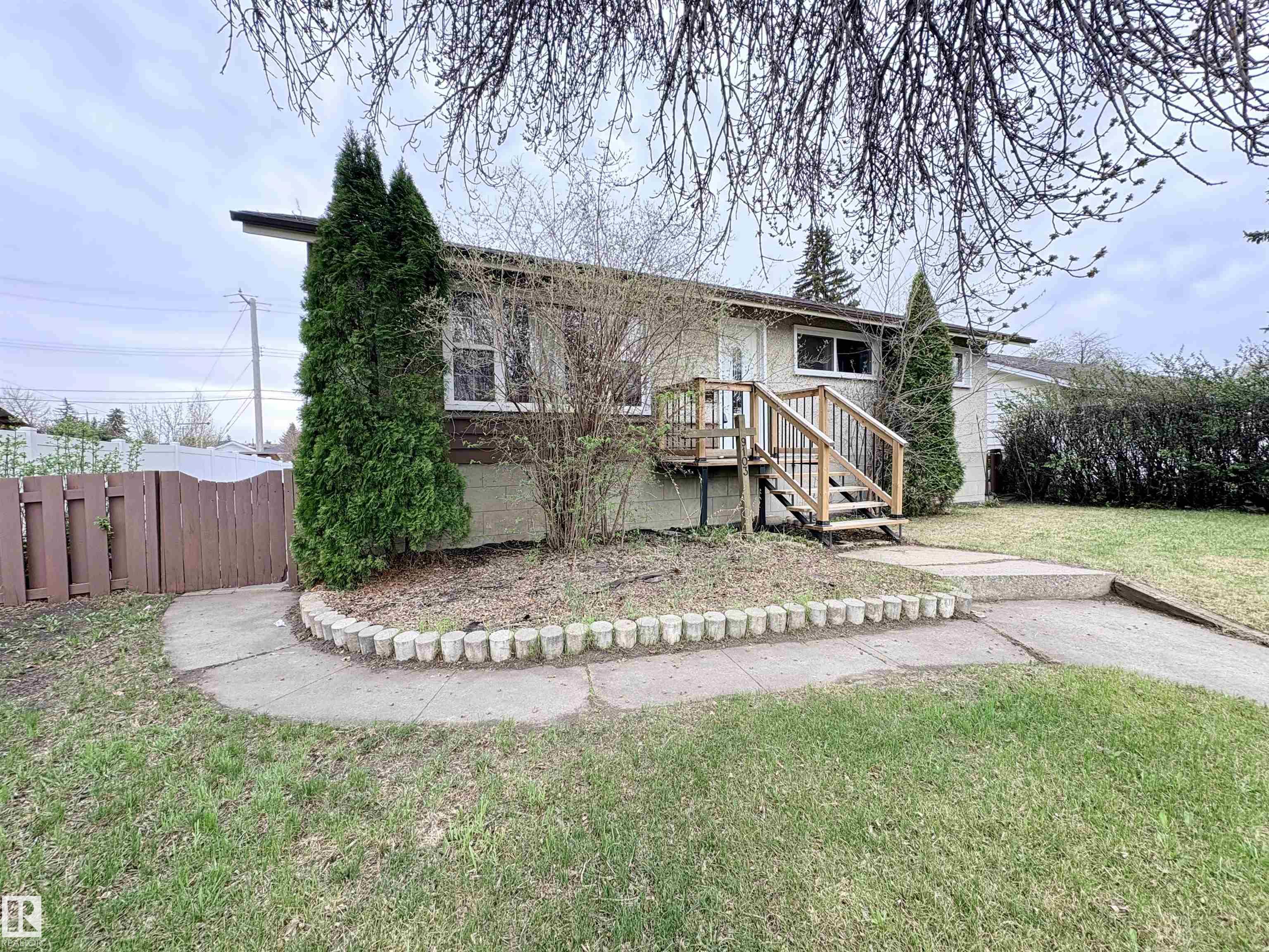 https://zimg.paragon.ice.com/ParagonImages/Property/PM/RAE/225400754/63/0/0/9d883835da1608ef2be79332ec9ebf23/1/0f2001fc7a775f2a1be38c30c5d88dfe/225400754-6c571dcd-fe82-4982-83f2-ca2ea58c7297.JPG