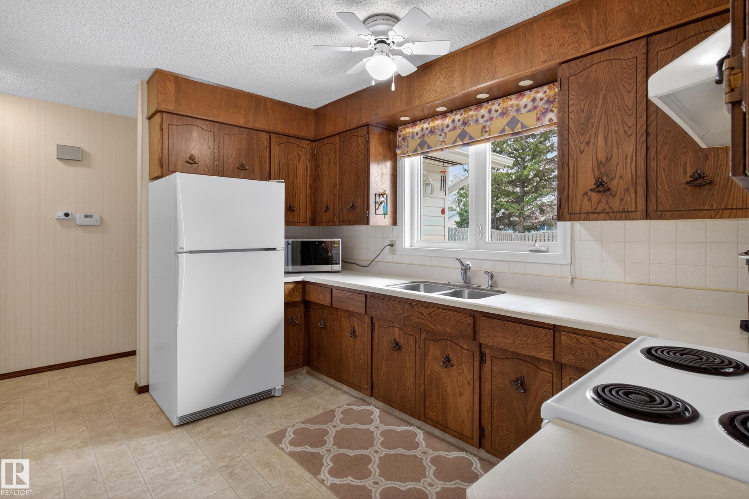 Photo 10 at 14 Gillingham Crescent, Glen Allan, Sherwood Park
