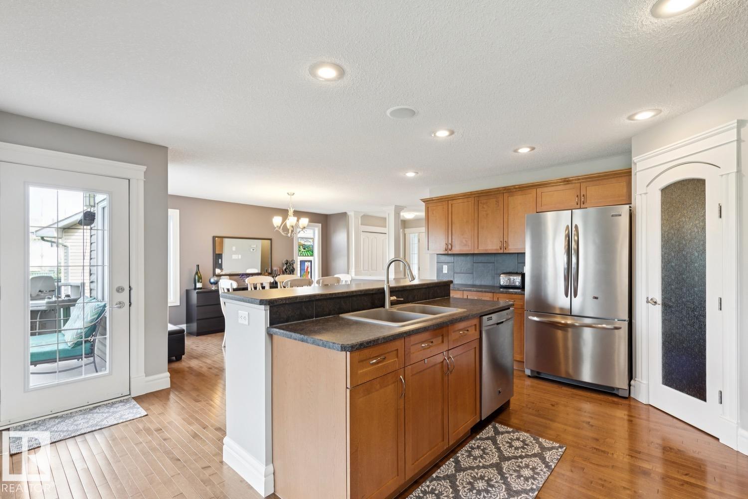 Picture for 12067 21 AV SW