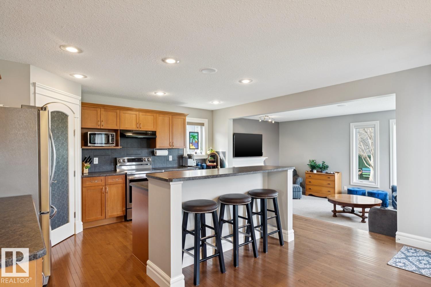 https://zimg.paragon.ice.com/ParagonImages/Property/PM/RAE/225400768/6/0/0/8b2d8bfa49e27538b2d5fab4a35bc639/1/a41b5056a0f96df424c3863607715980/225400768-151bd28a-d191-4071-a971-f54f266e9743.JPG