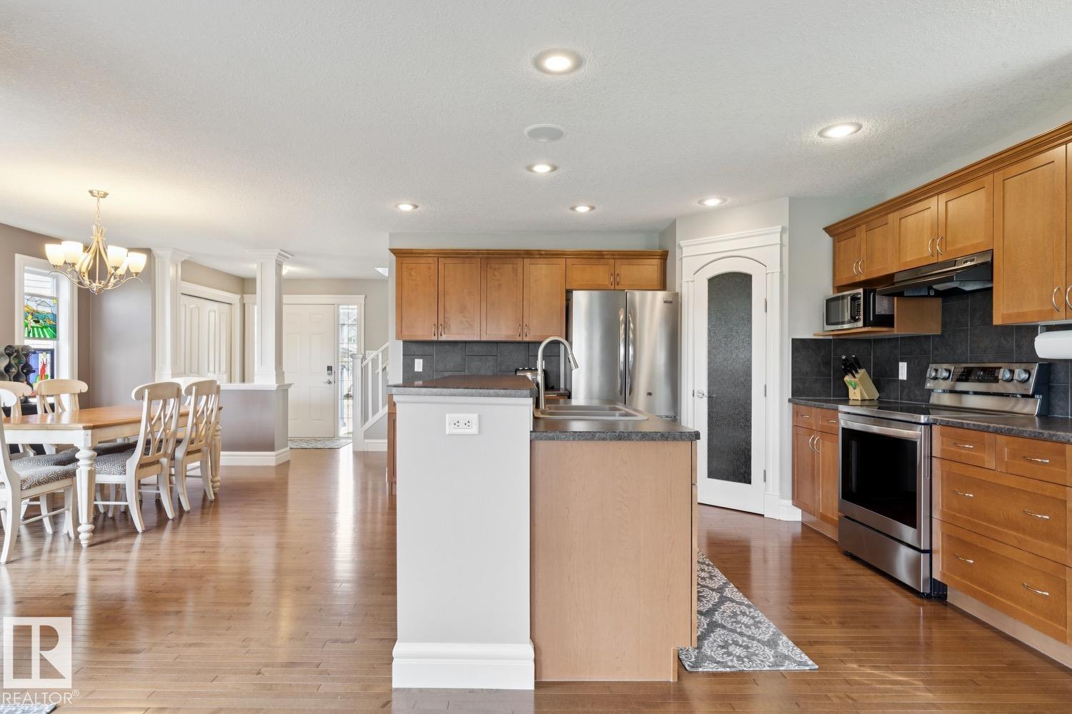 https://zimg.paragon.ice.com/ParagonImages/Property/PM/RAE/225400768/7/0/0/ad2a86fc95ade2ab8ca128d34bb486e8/1/a41b5056a0f96df424c3863607715980/225400768-293cf0b3-1e5d-4b12-b7ae-44f742fb897f.JPG