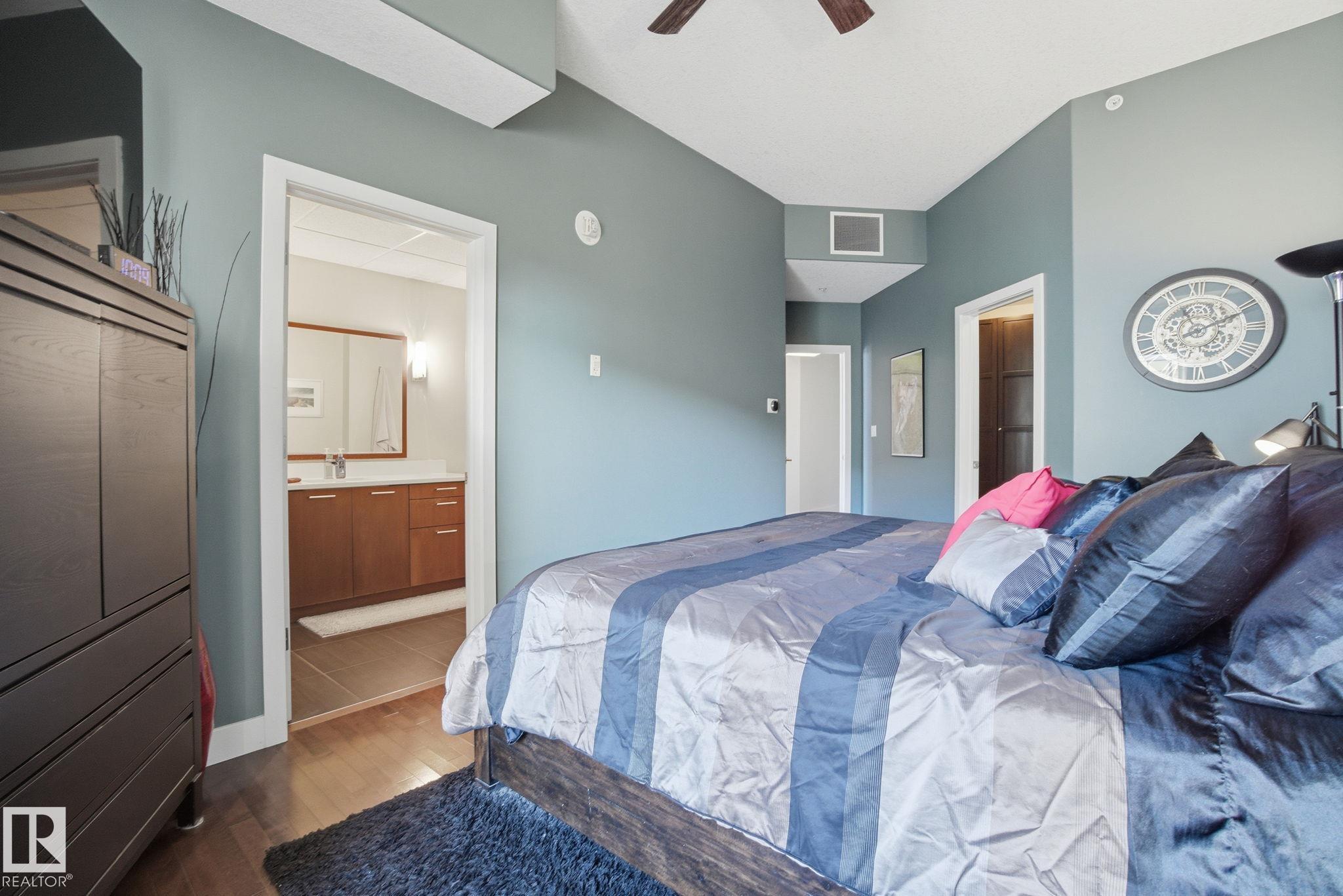 https://zimg.paragon.ice.com/ParagonImages/Property/PM/RAE/225400772/26/0/0/c498992ec338f36cc0cb73144ee2ef34/1/fc0192502afc3e5cd9ef16126263276a/225400772-3382D6F3-BBCA-46B6-A902-200394C8BD41.JPG