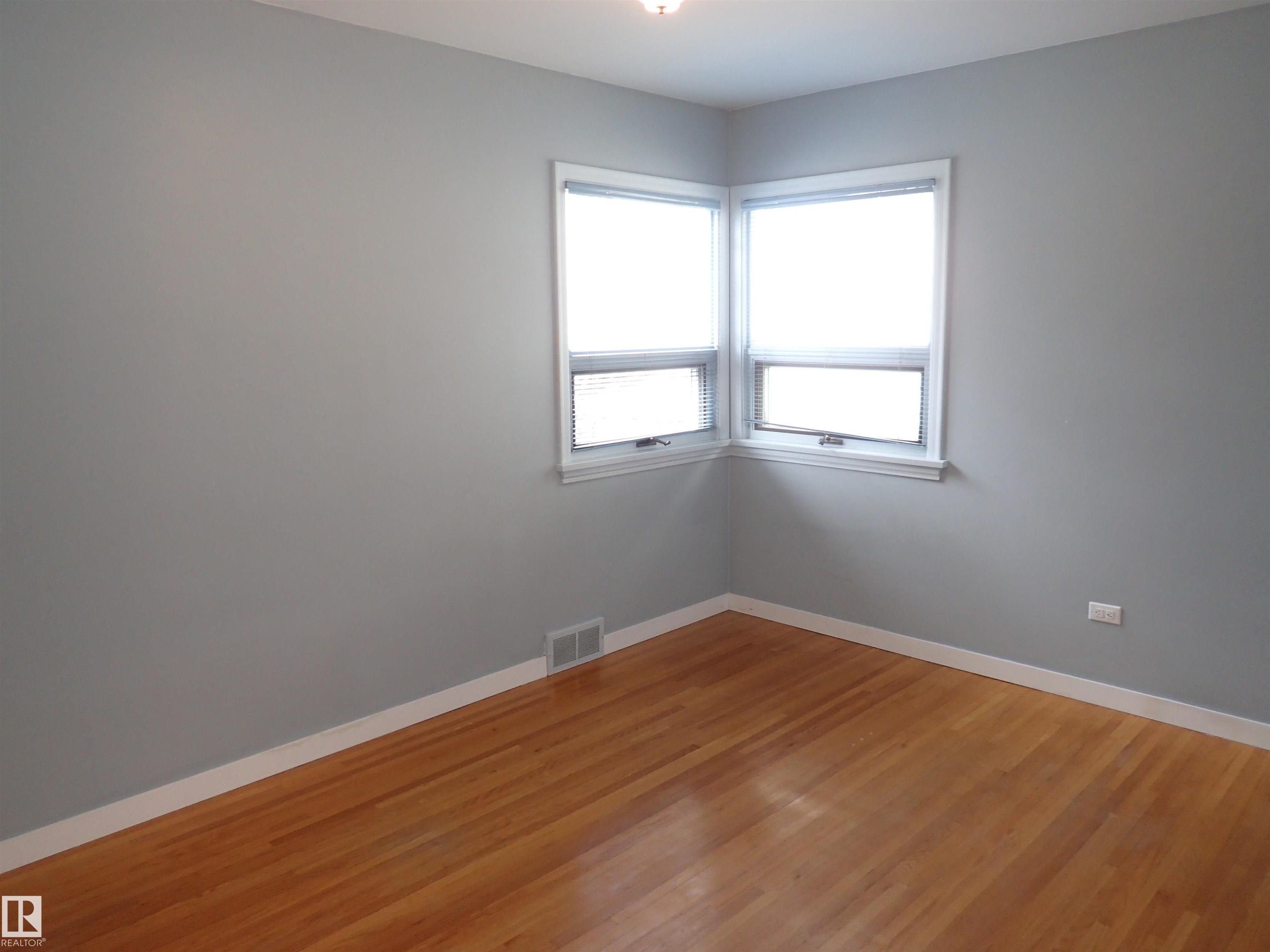 Photo 16 at 9126 117 Street NW, Windsor Park, Edmonton