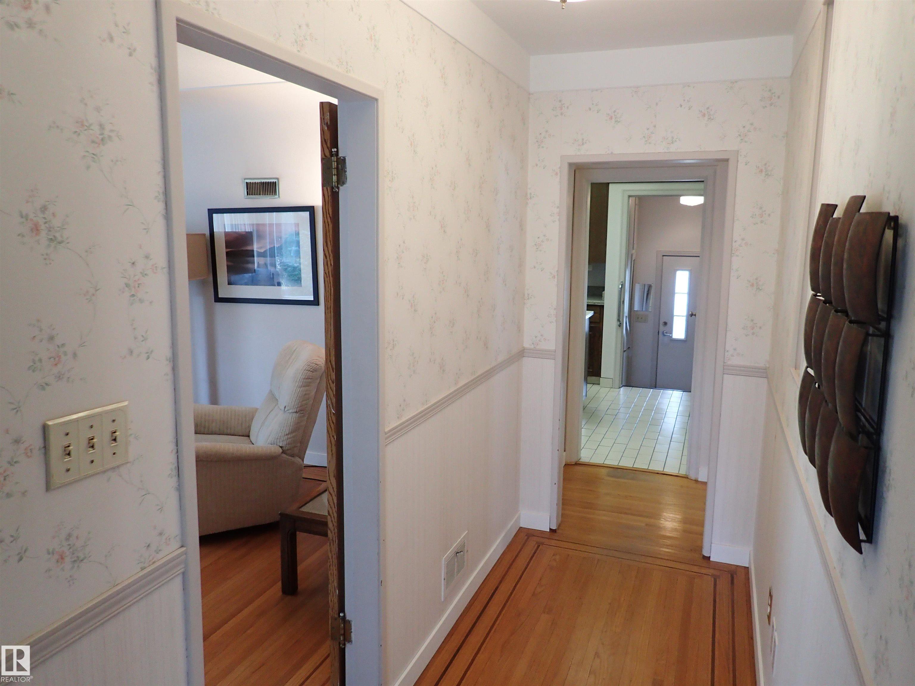 Photo 20 at 9126 117 Street NW, Windsor Park, Edmonton