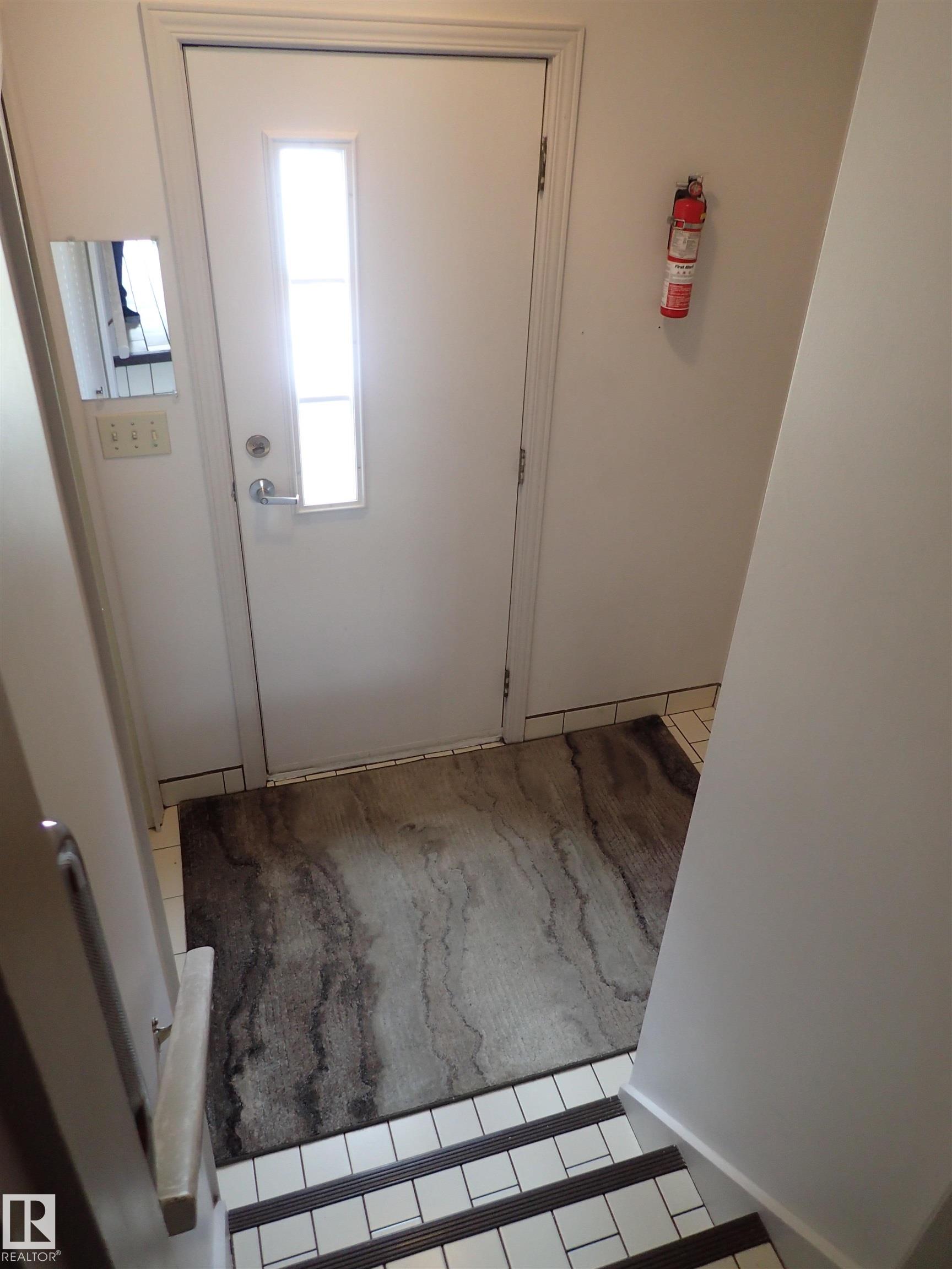 Photo 21 at 9126 117 Street NW, Windsor Park, Edmonton