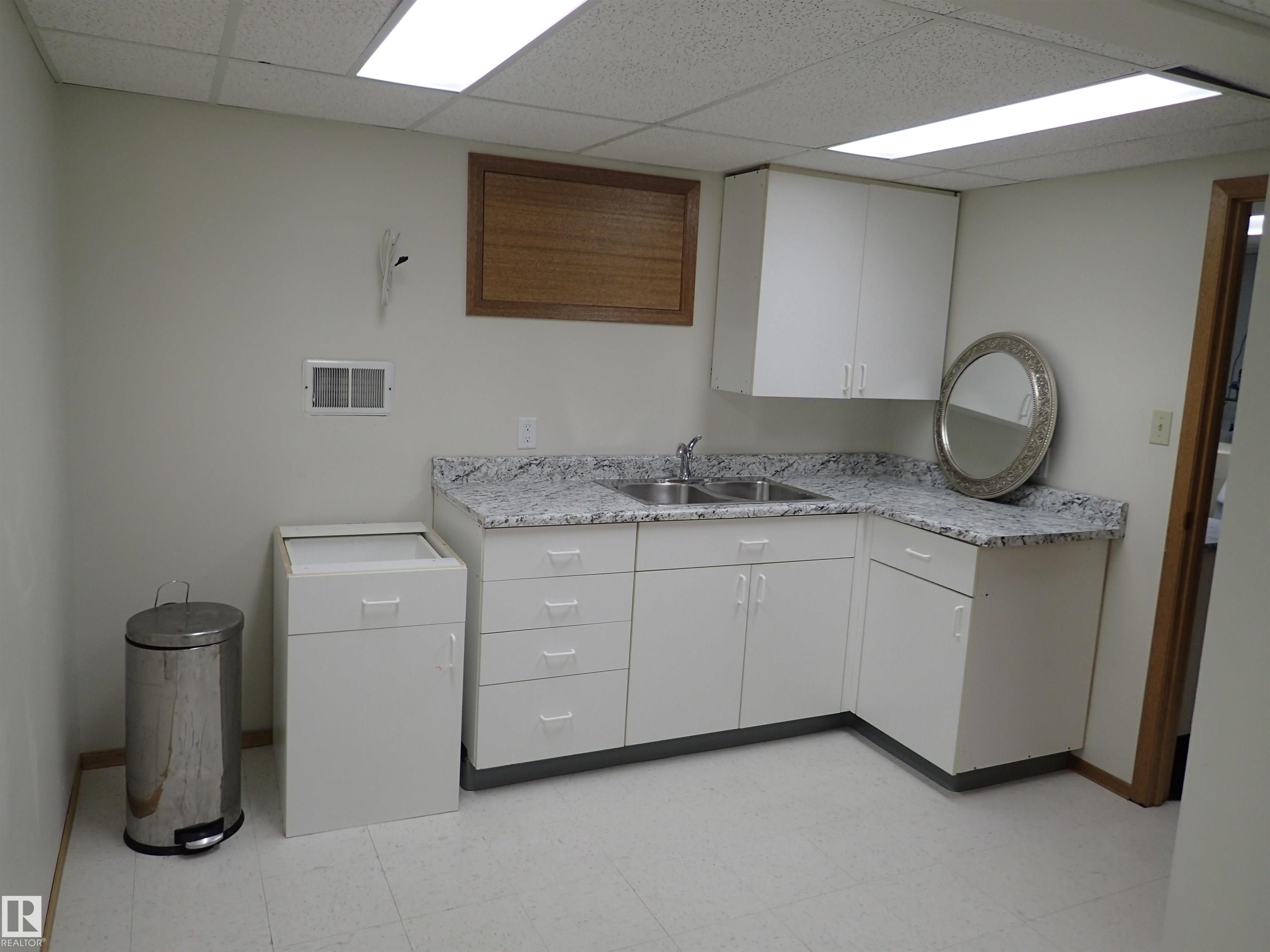 Photo 30 at 9126 117 Street NW, Windsor Park, Edmonton