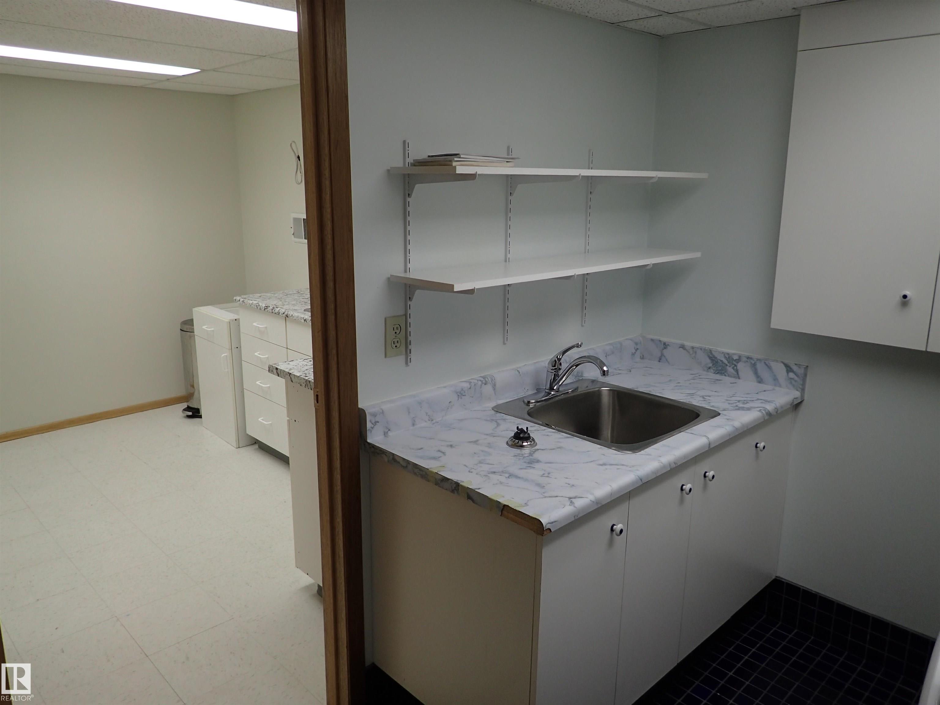 Photo 31 at 9126 117 Street NW, Windsor Park, Edmonton